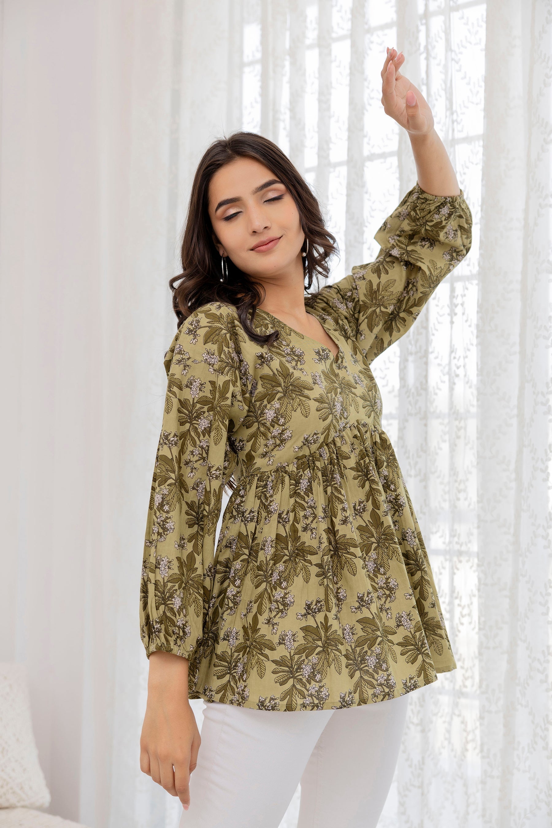 Women's Green Printed V-Neck Peplum Tunic - Taantav