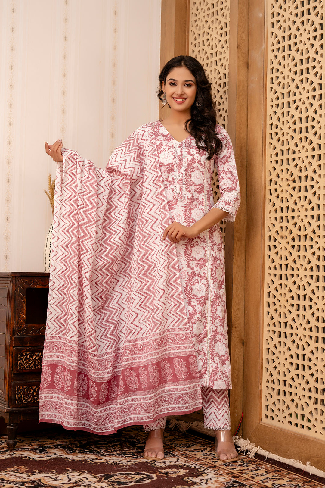 Women's Mauve Floral Printed Straight Kurta And Trouser With Dupatta - Taantav