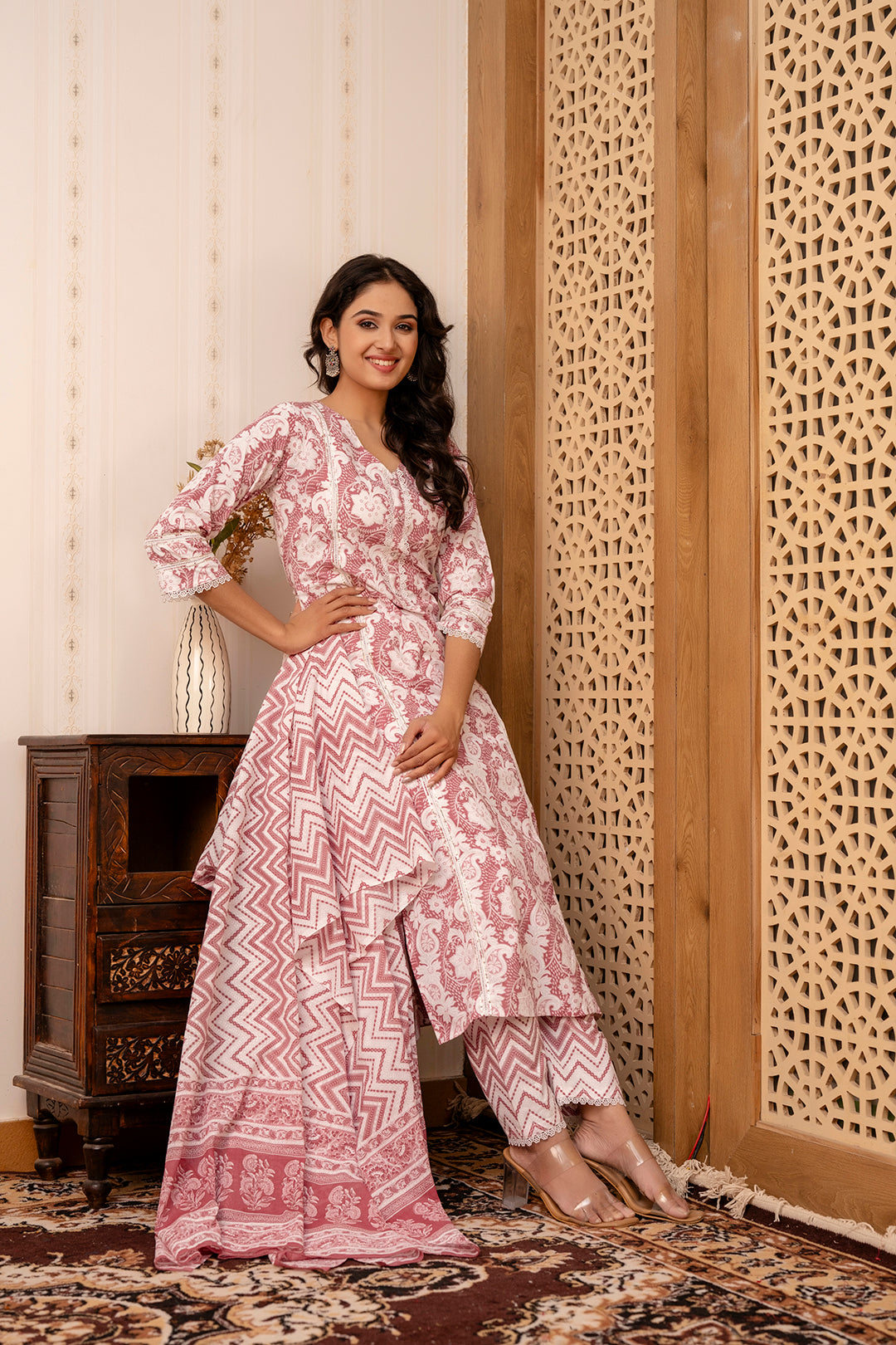 Women's Mauve Floral Printed Straight Kurta And Trouser With Dupatta - Taantav