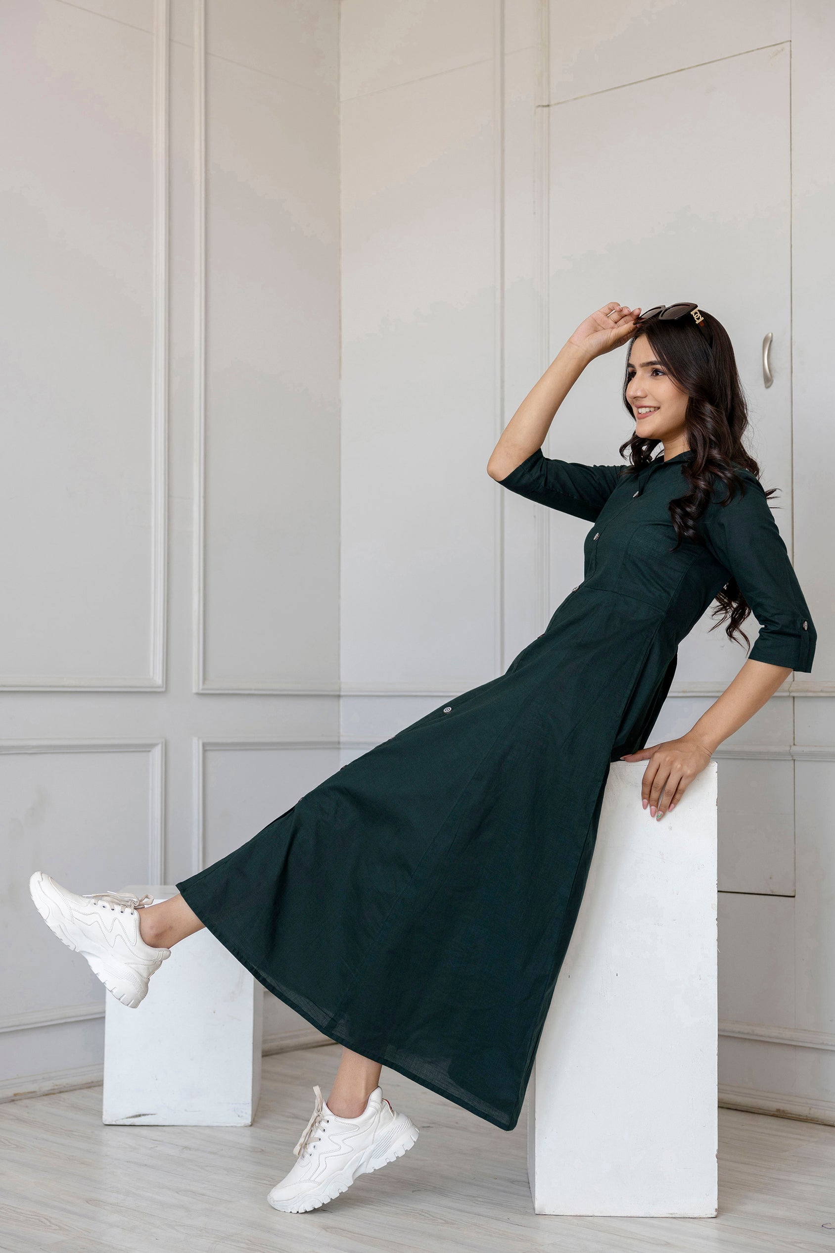 Women's Green Solid Flared Dress With Three quarter Sleeves - Taantav