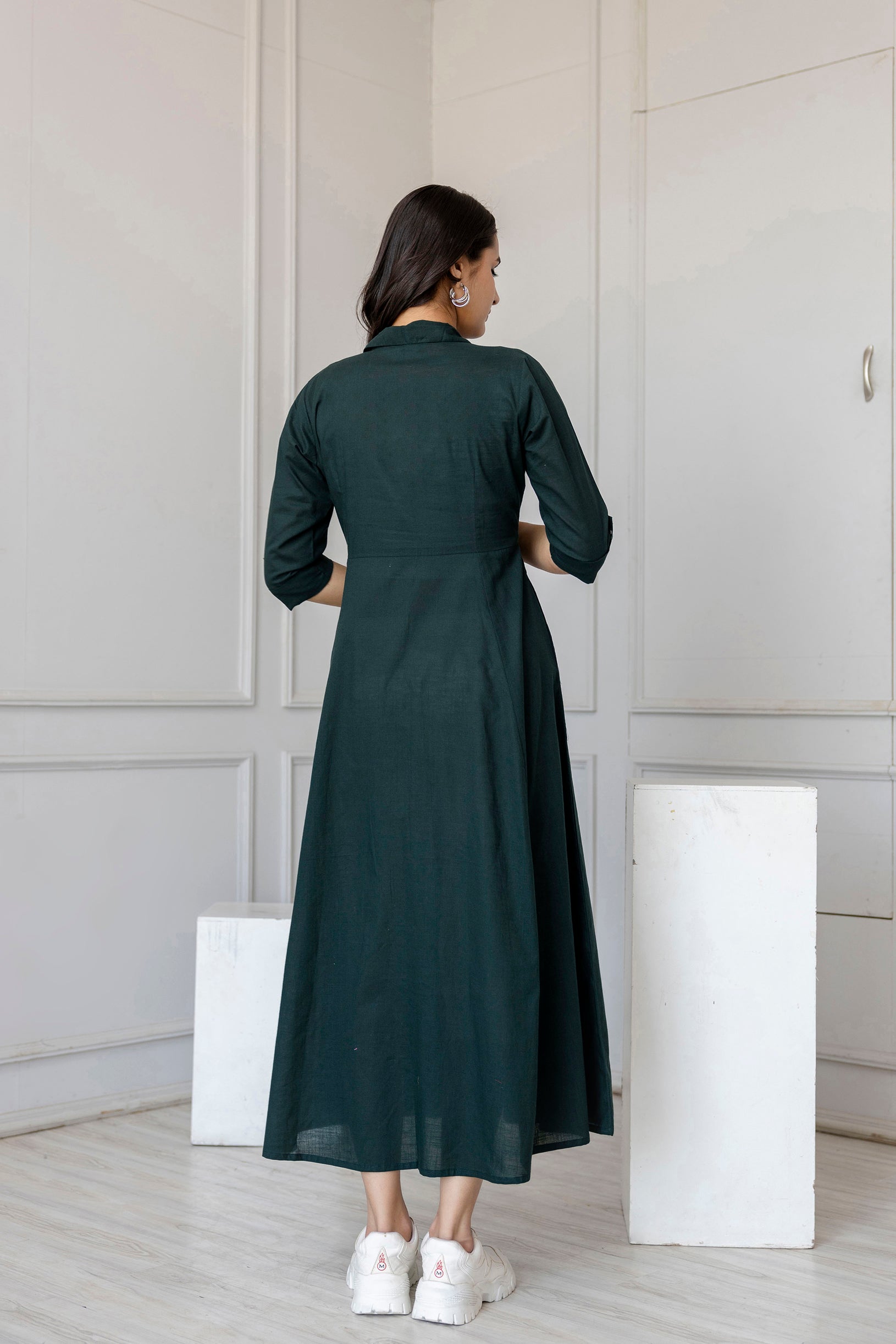 Women's Green Solid Flared Dress With Three quarter Sleeves - Taantav