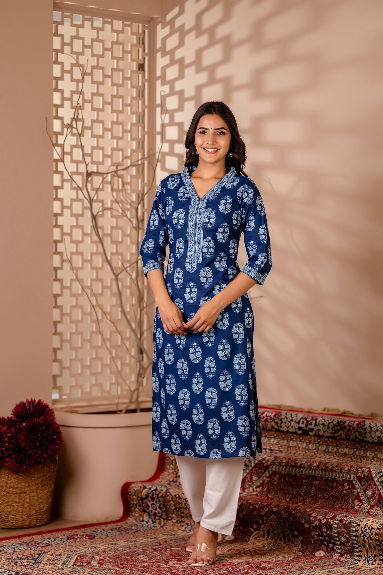 Women's Blue Printed Straight Kurta with Three Quarter Sleeves - Taantav