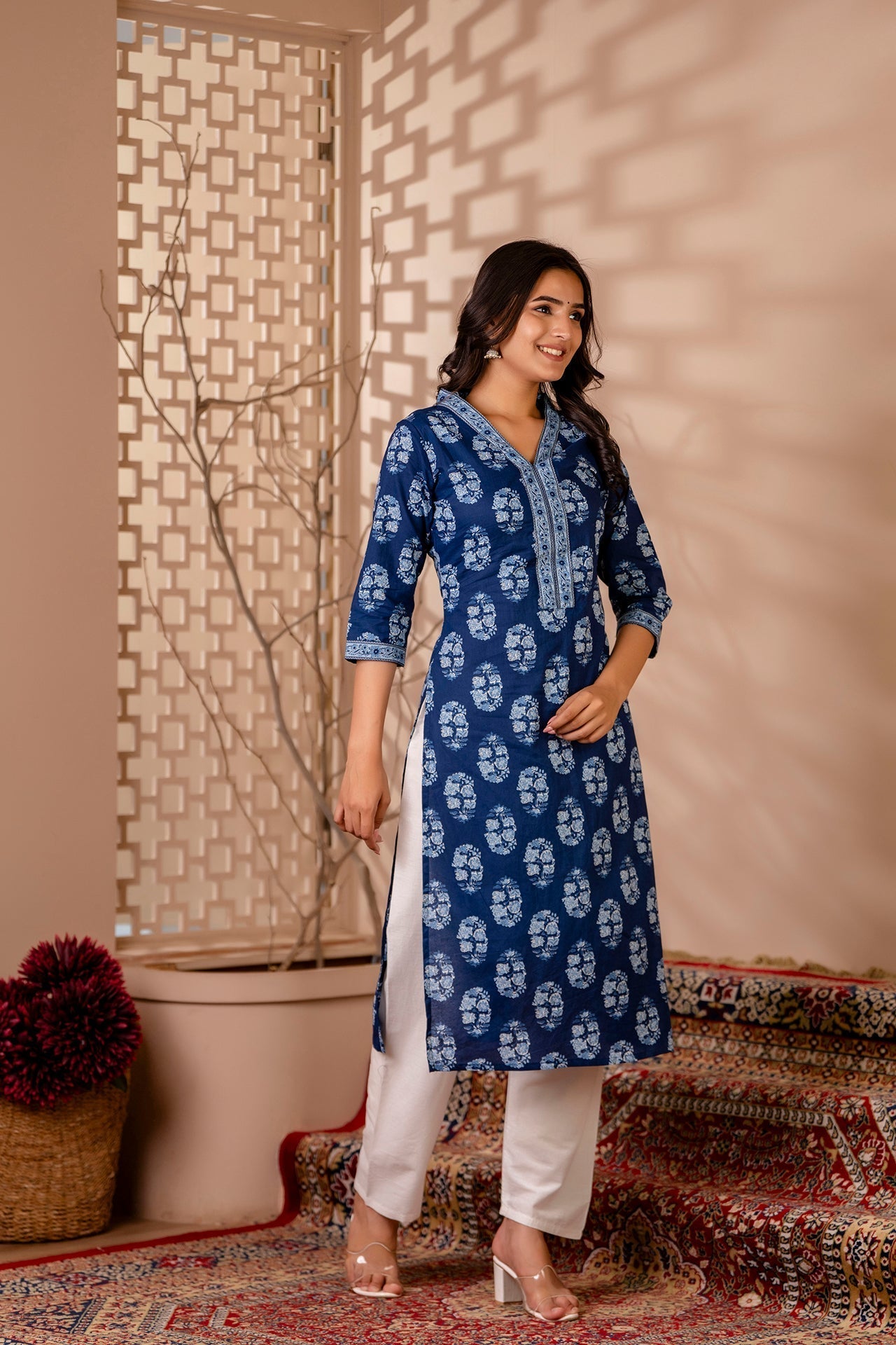 Women's Blue Printed Straight Kurta with Three Quarter Sleeves - Taantav