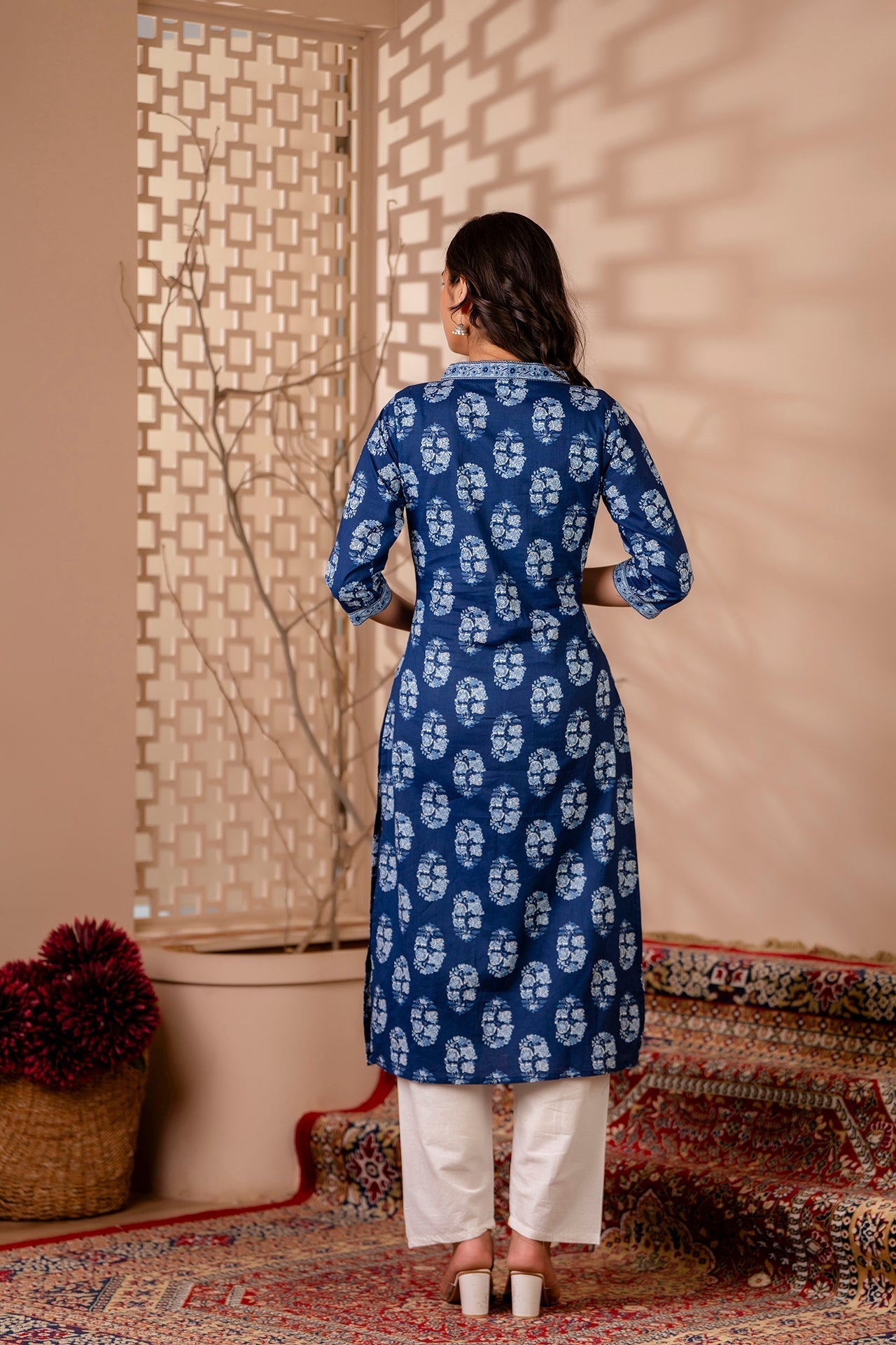 Women's Blue Printed Straight Kurta with Three Quarter Sleeves - Taantav