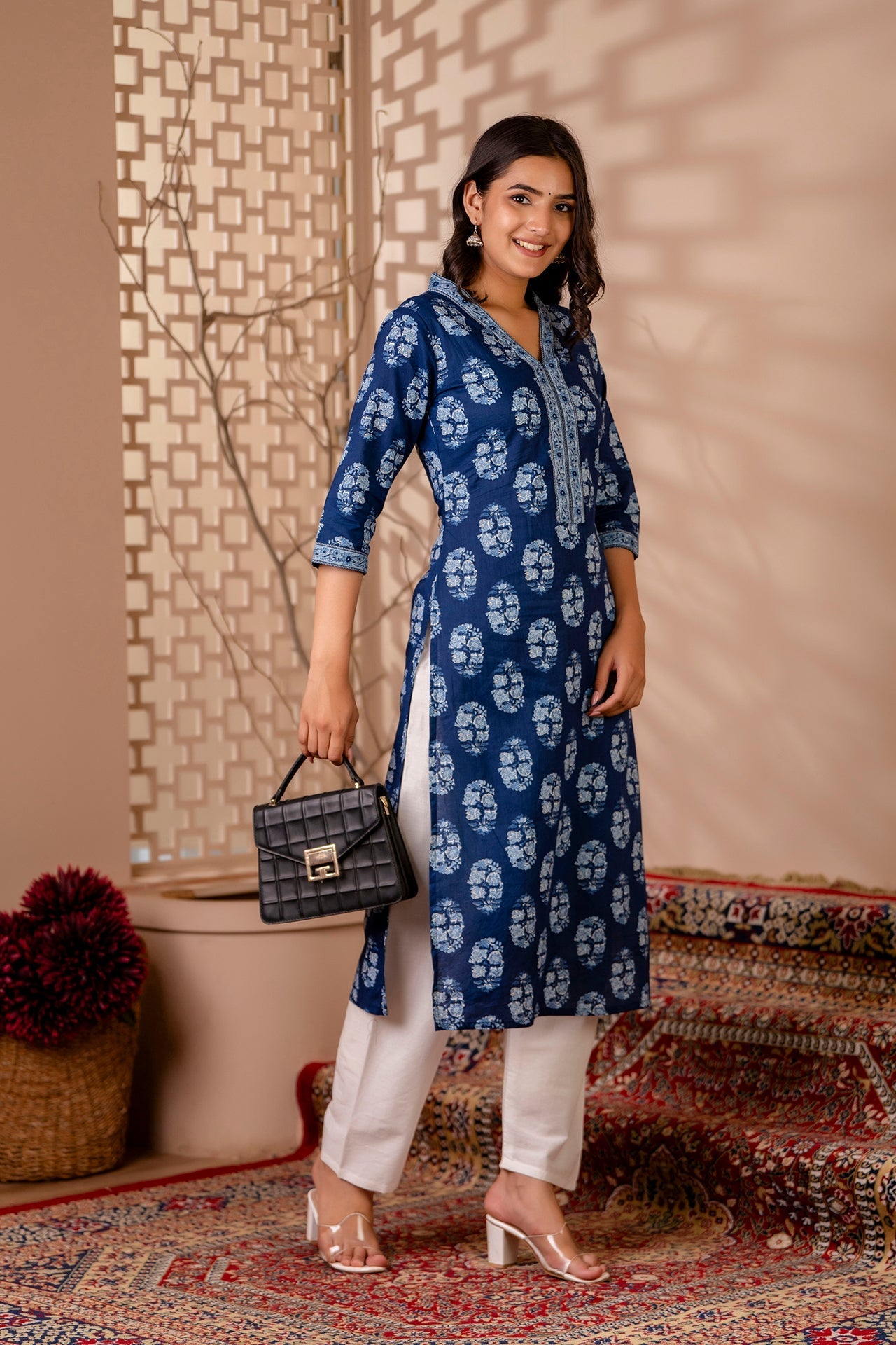 Women's Blue Printed Straight Kurta with Three Quarter Sleeves - Taantav