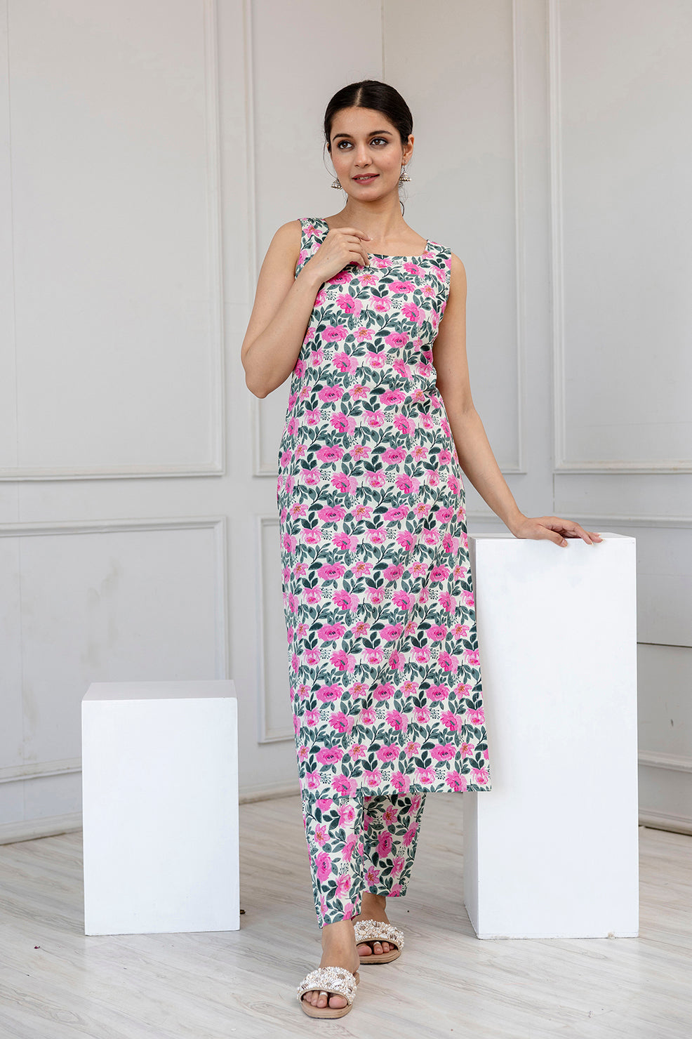 Women's Off White and Pink Printed Straight Kurta With Trouser - Taantav