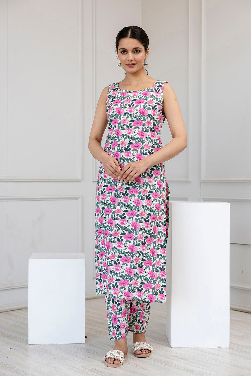 Women's Off White and Pink Printed Straight Kurta With Trouser - Taantav