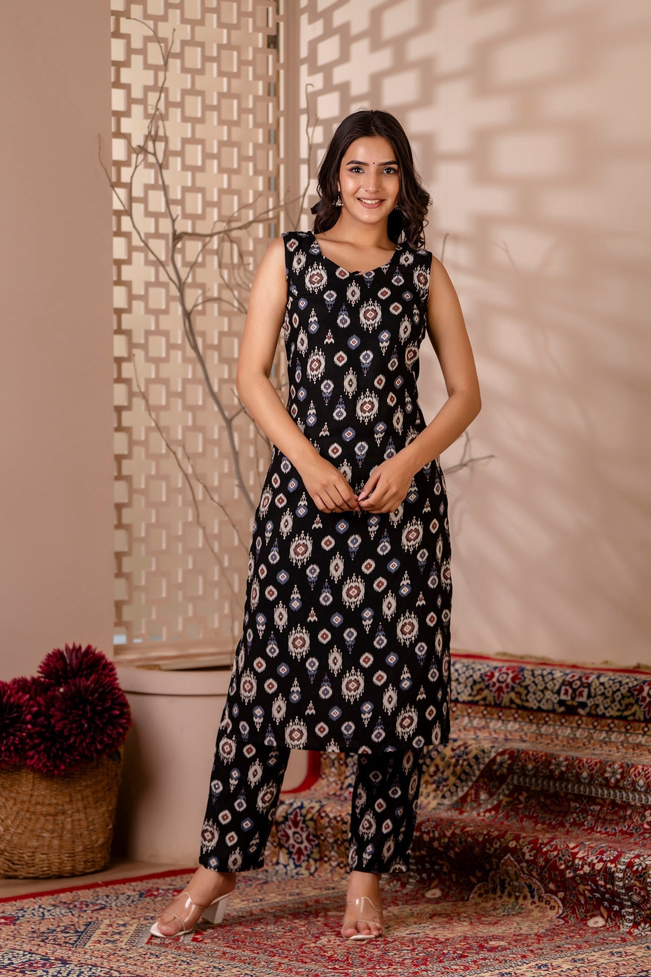 Women's Black Printed Straight Kurta With Trouser - Taantav