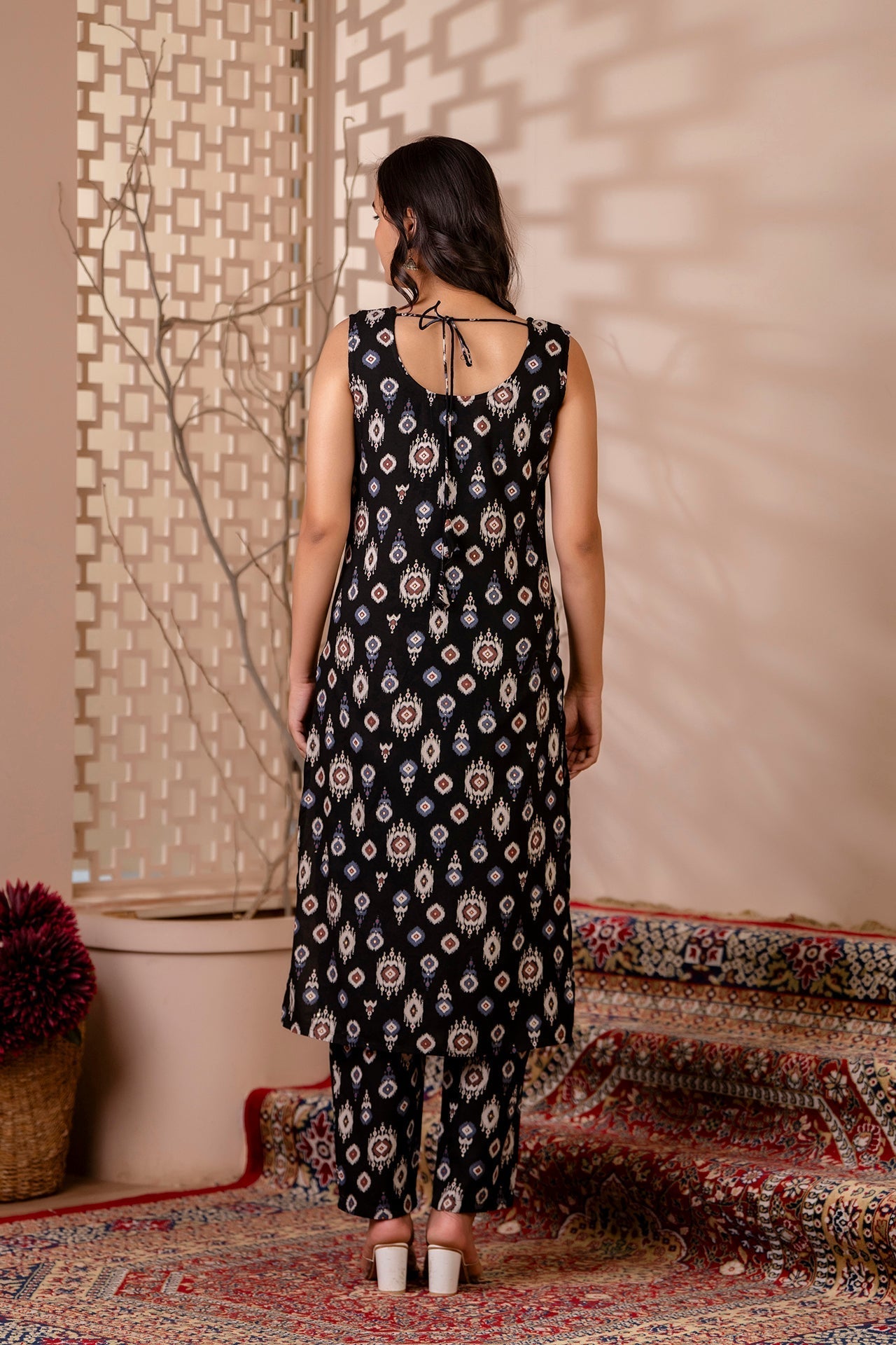 Women's Black Printed Straight Kurta With Trouser - Taantav