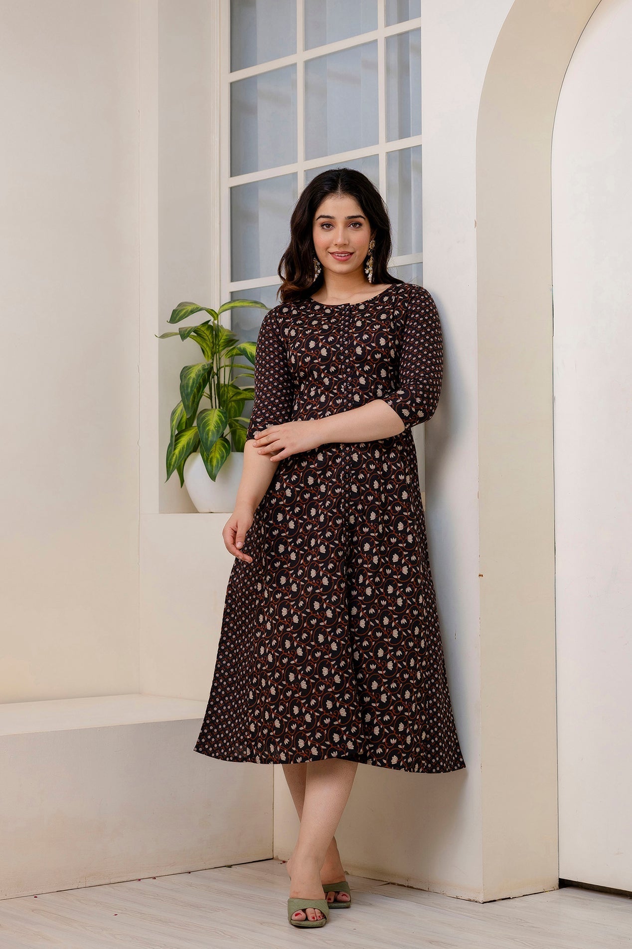 Women's Black Ethnic Printed Flared Dress - Taantav