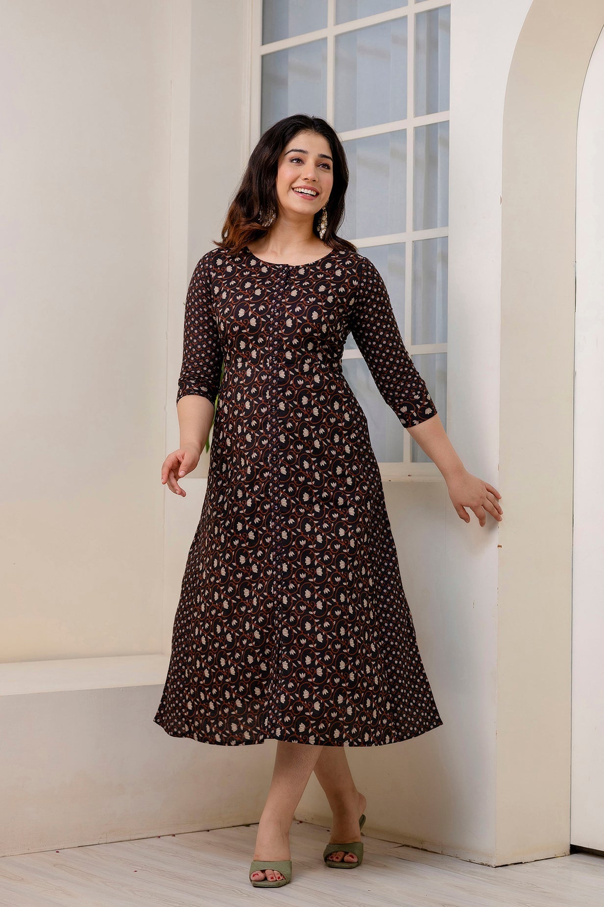 Women's Black Ethnic Printed Flared Dress - Taantav