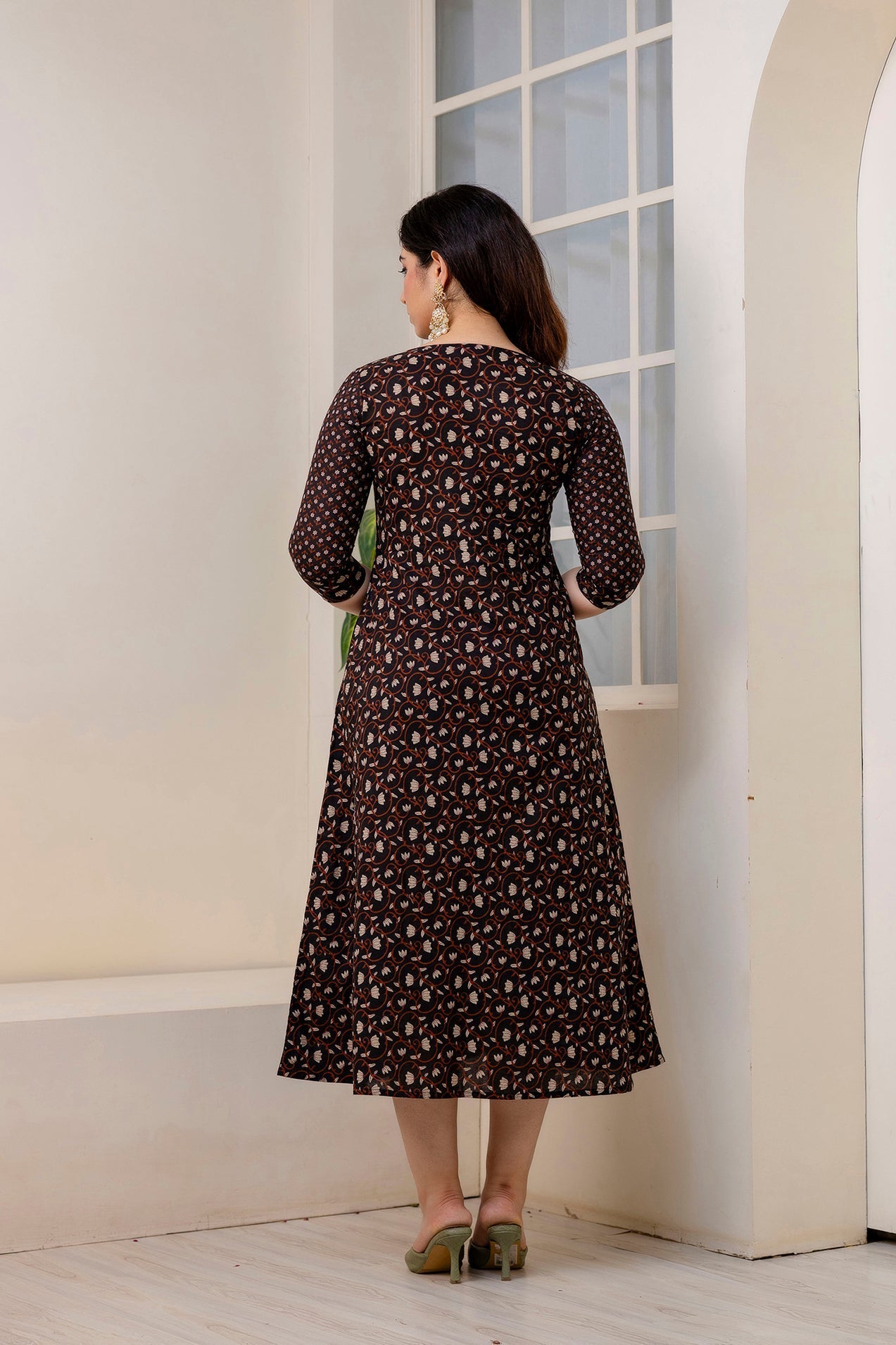 Women's Black Ethnic Printed Flared Dress - Taantav