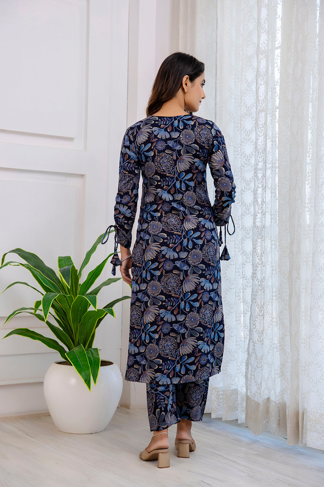 Women's Navy Blue Ethnic Printed Straight Kurta With Trouser - Taantav