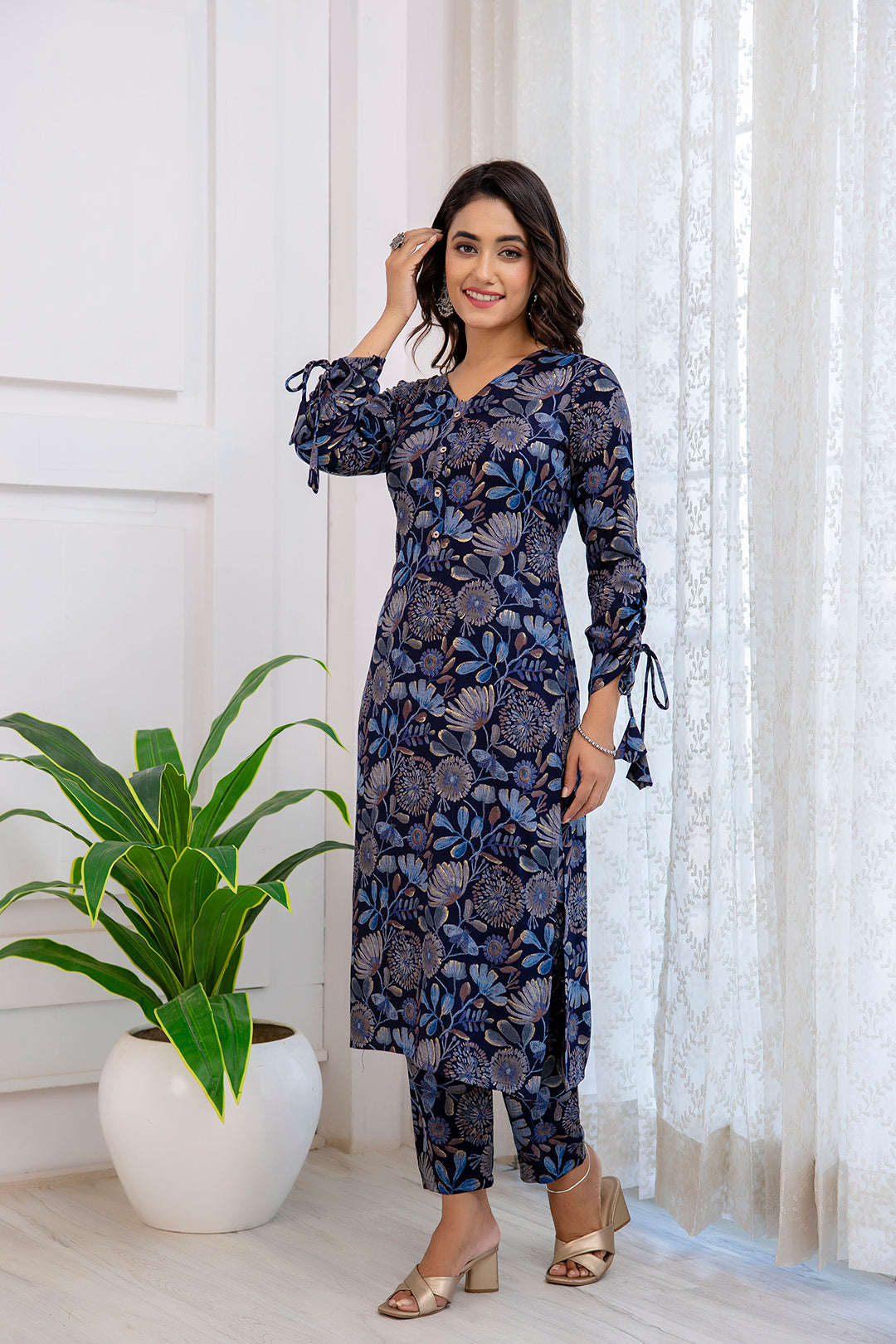 Women's Navy Blue Ethnic Printed Straight Kurta With Trouser - Taantav