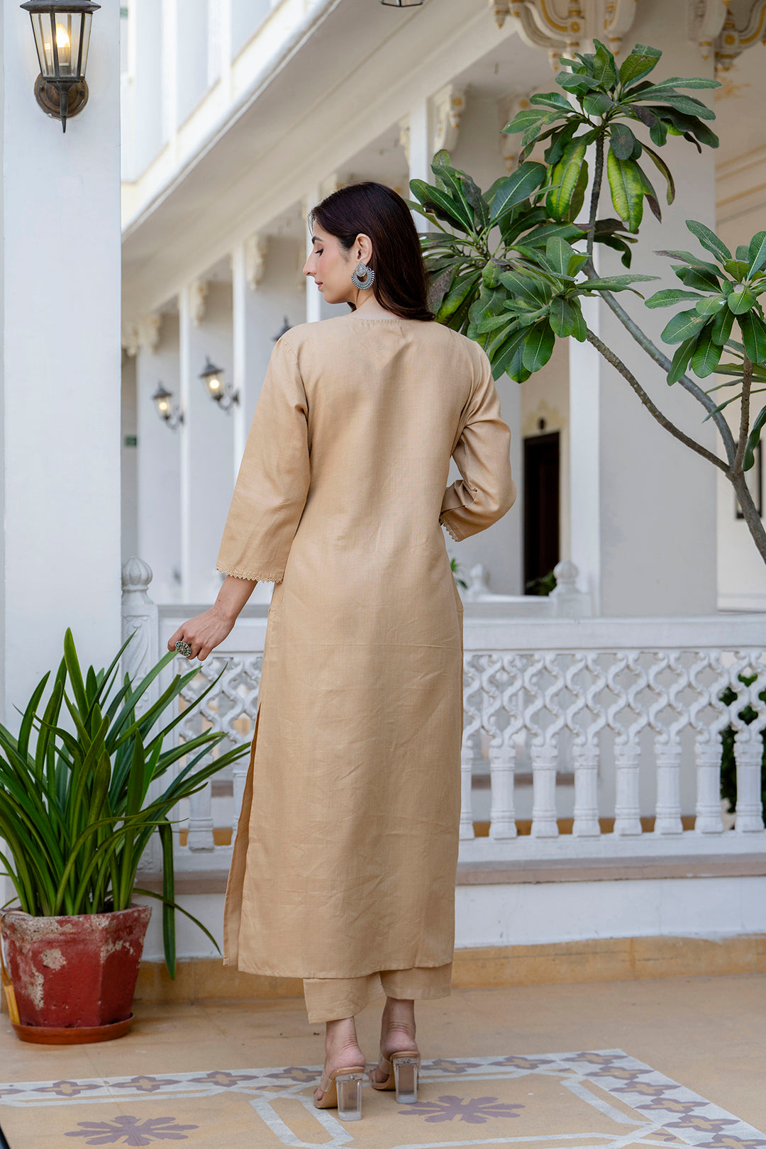 Color_Beige