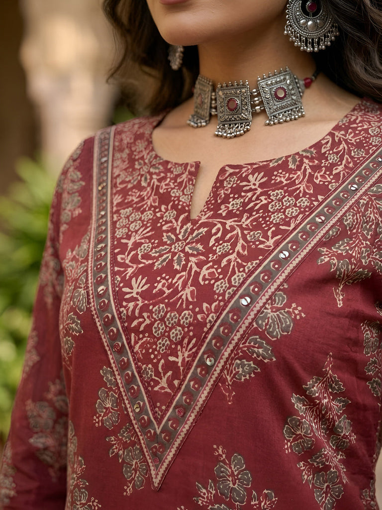 Color_Maroon