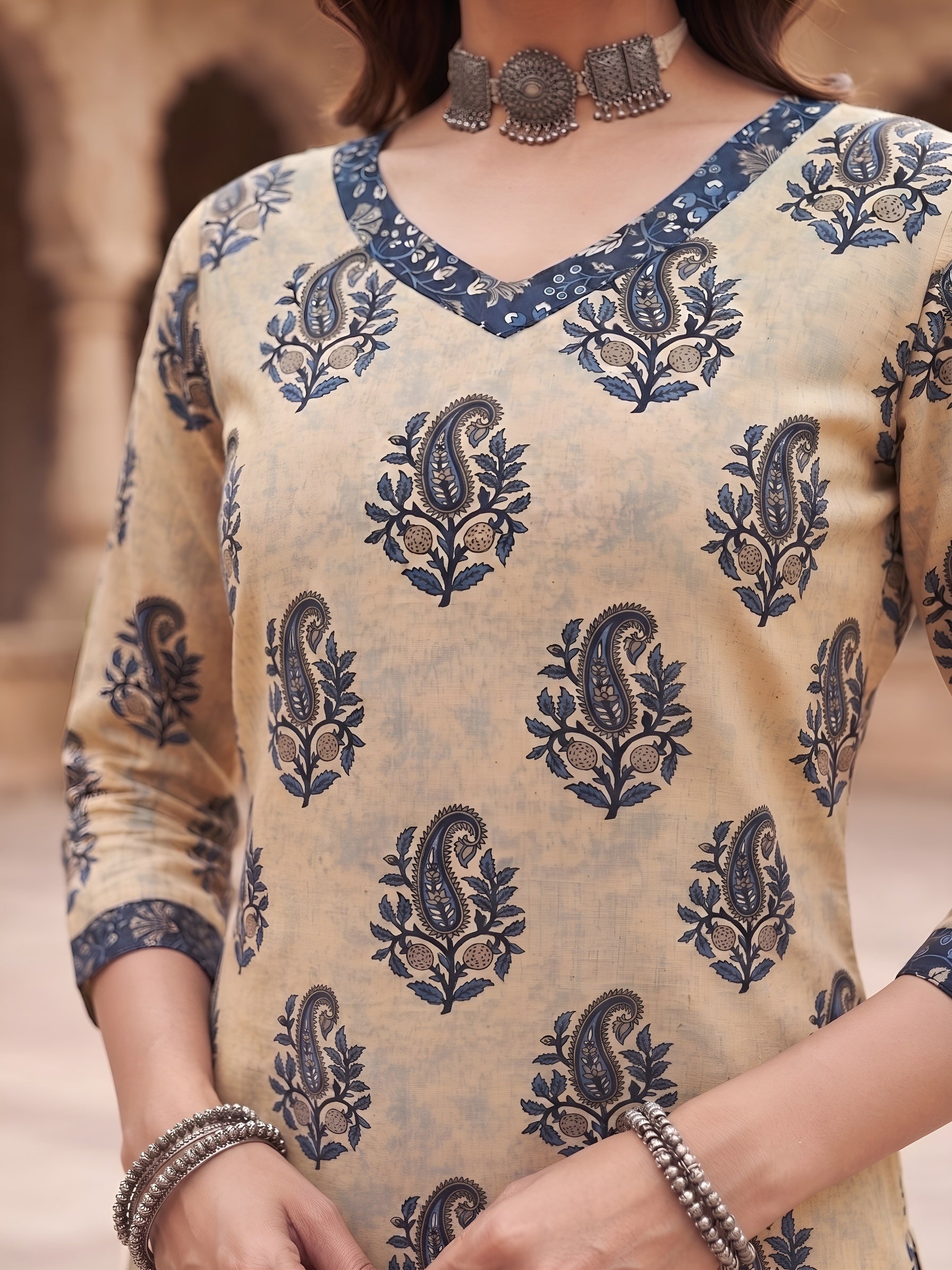 Color_Beige