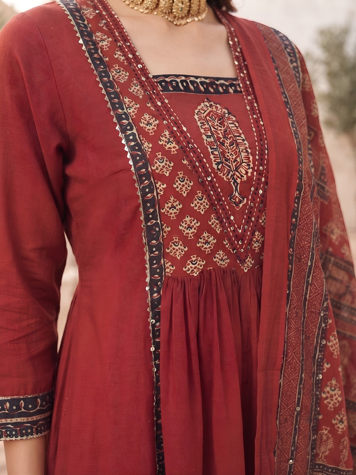 Color_Maroon