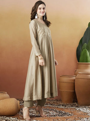 Color_Beige