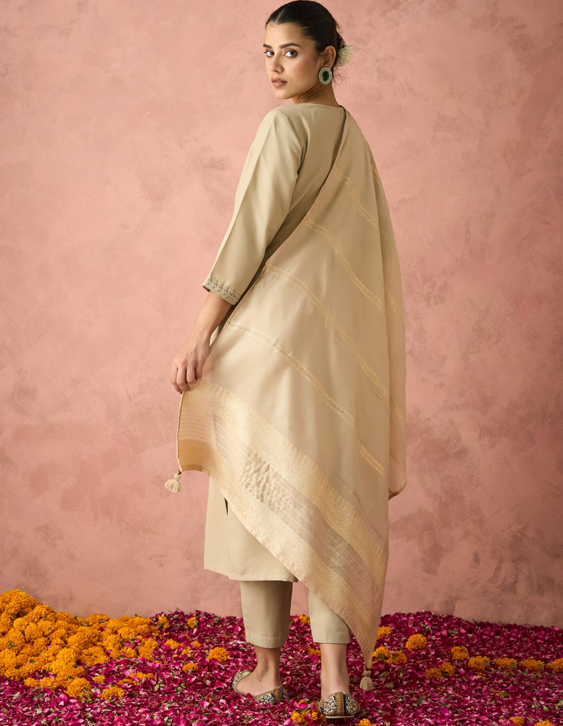 Color_Beige