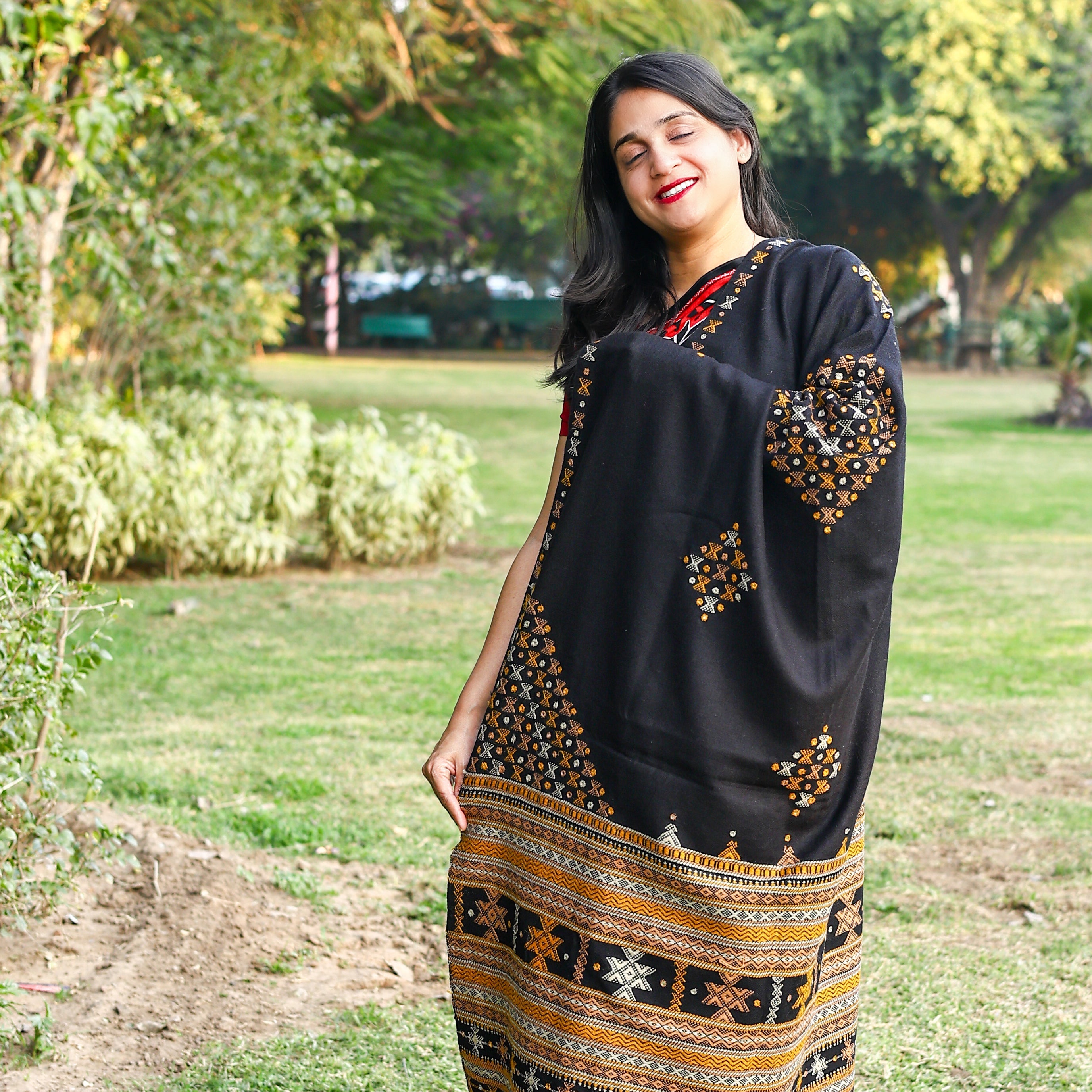 Handwoven Kutchi Bhujodi Black Shawl