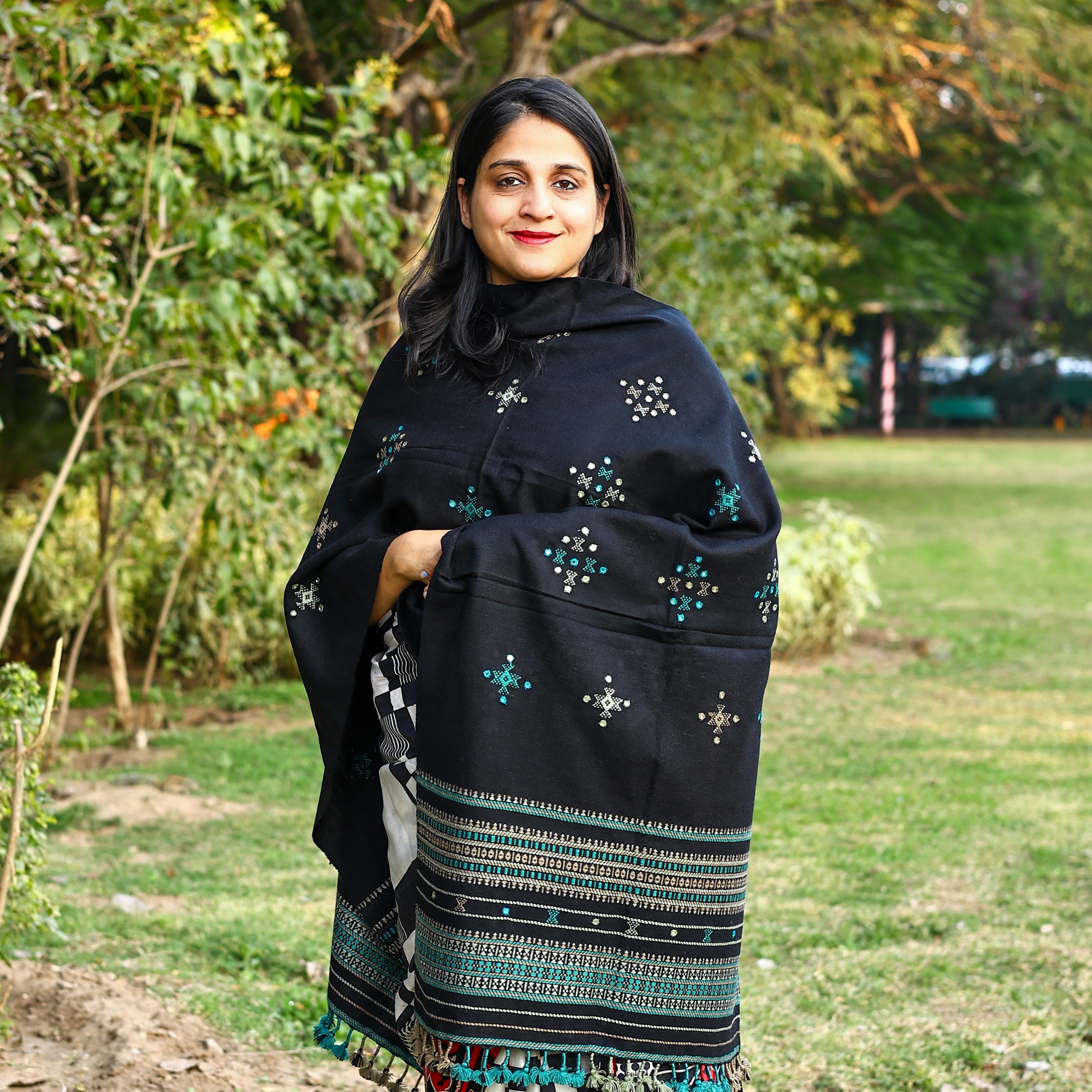 Handwoven Kutchi Bhujodi Black Stole