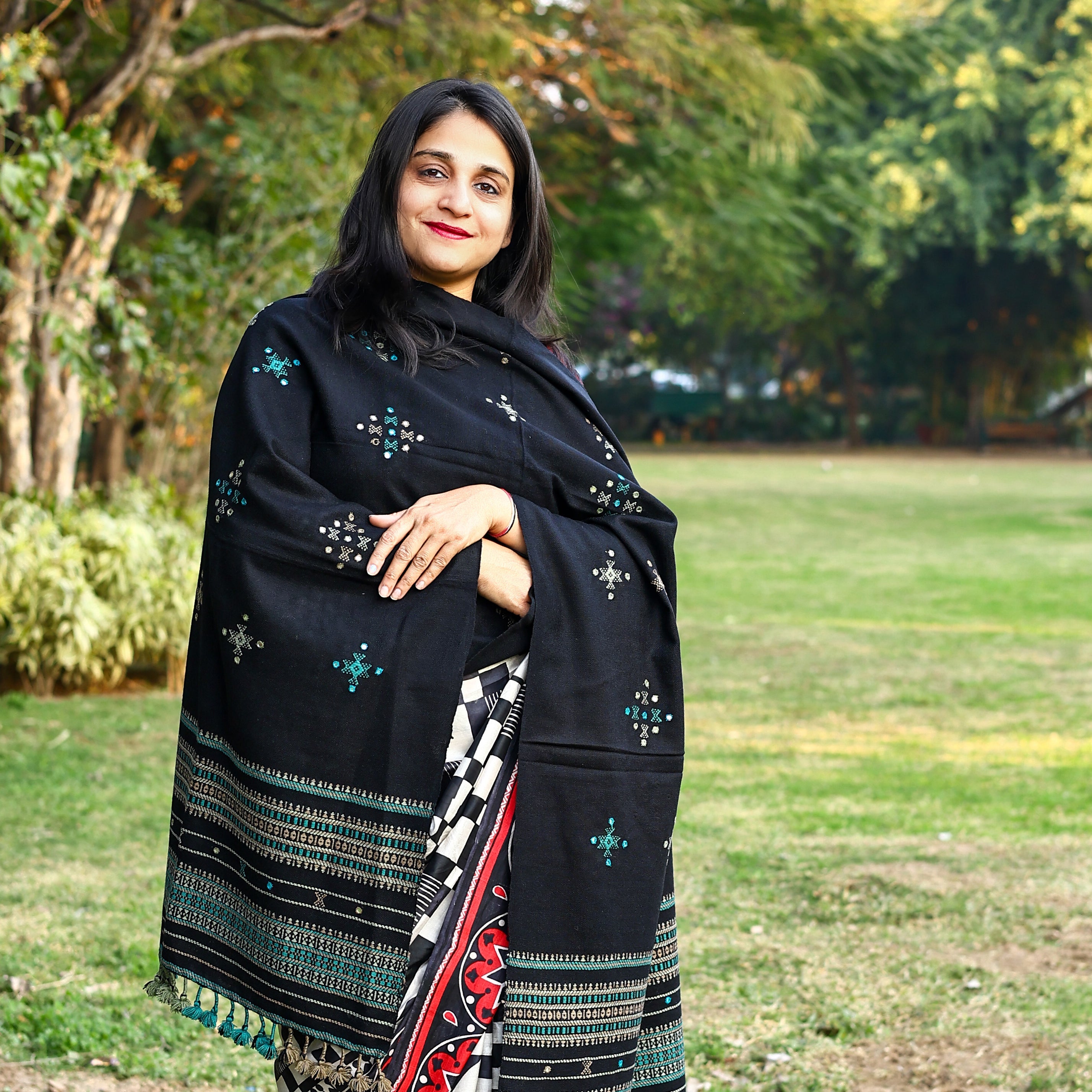 Handwoven Kutchi Bhujodi Black Stole