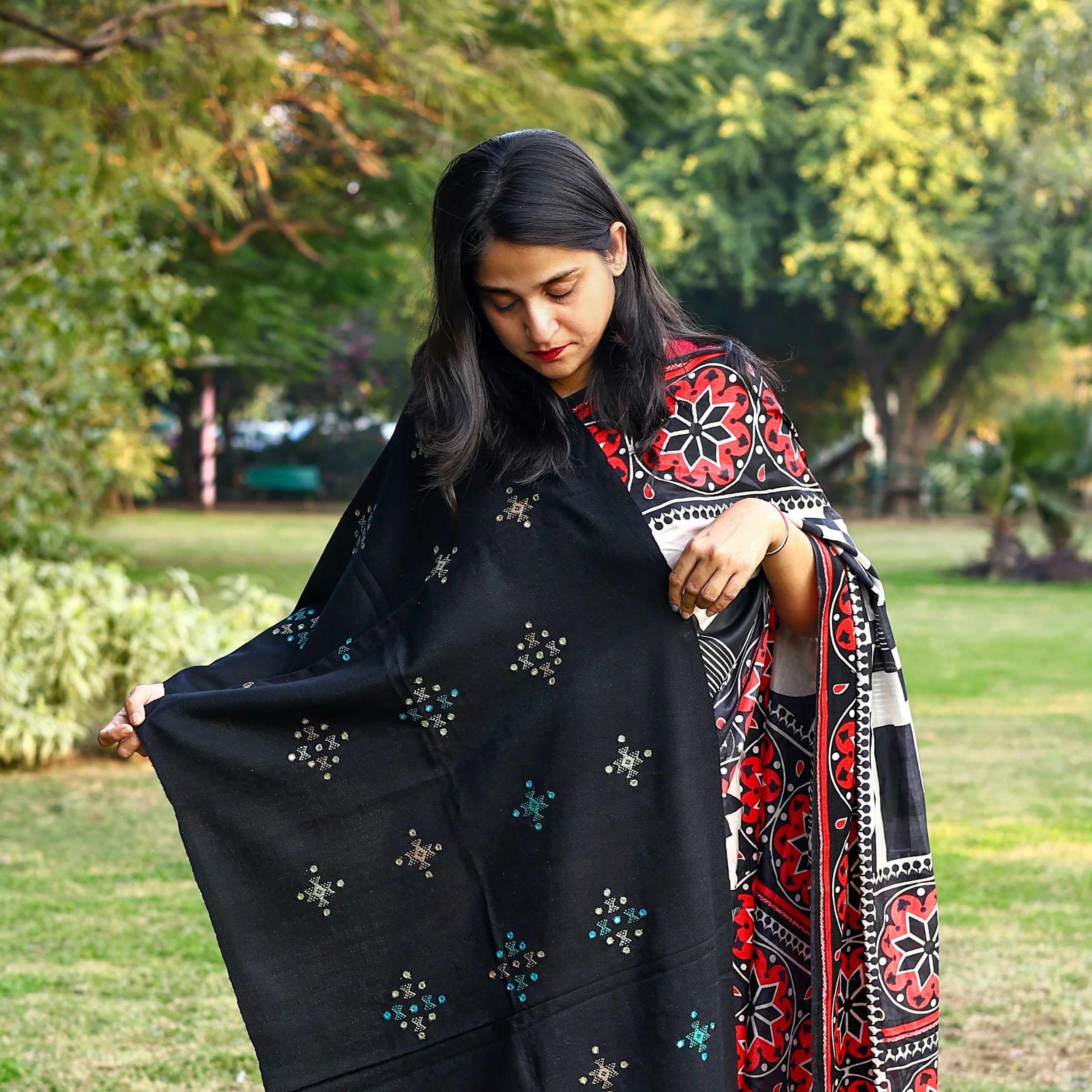 Handwoven Kutchi Bhujodi Black Stole