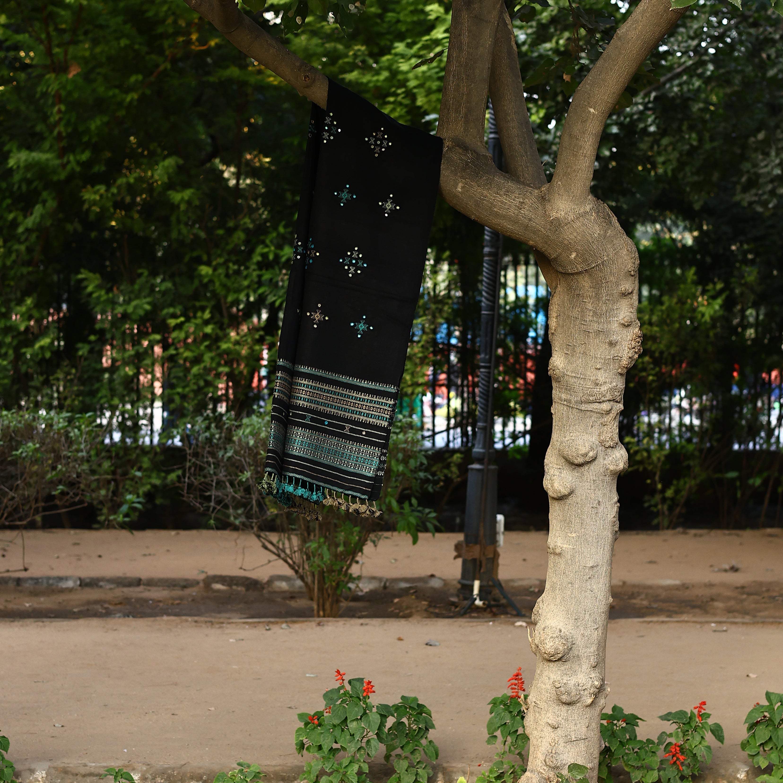 Handwoven Kutchi Bhujodi Black Stole