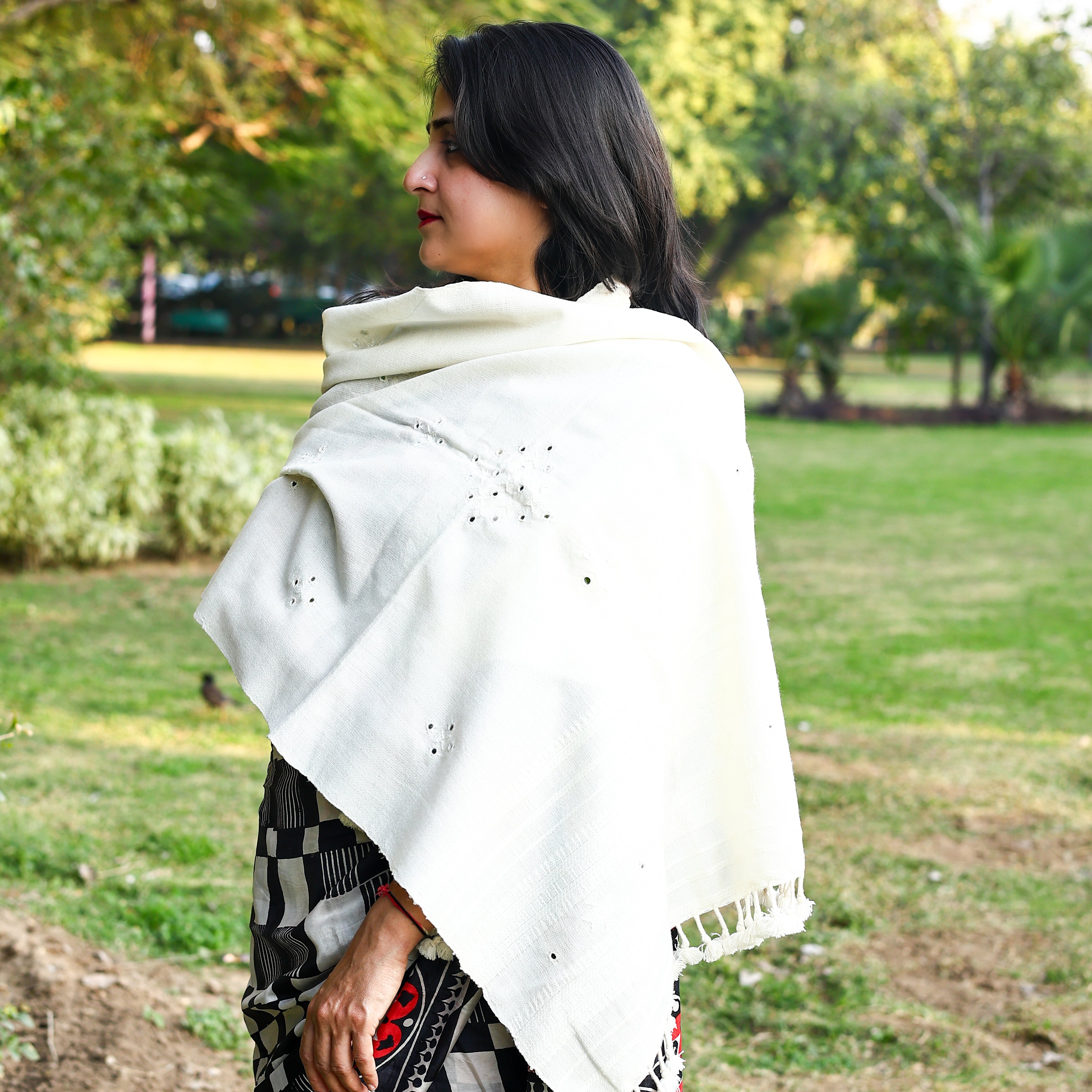 Handwoven White Kutchi Bhujodi Stole with Mirrorwork and Geometric Pattern
