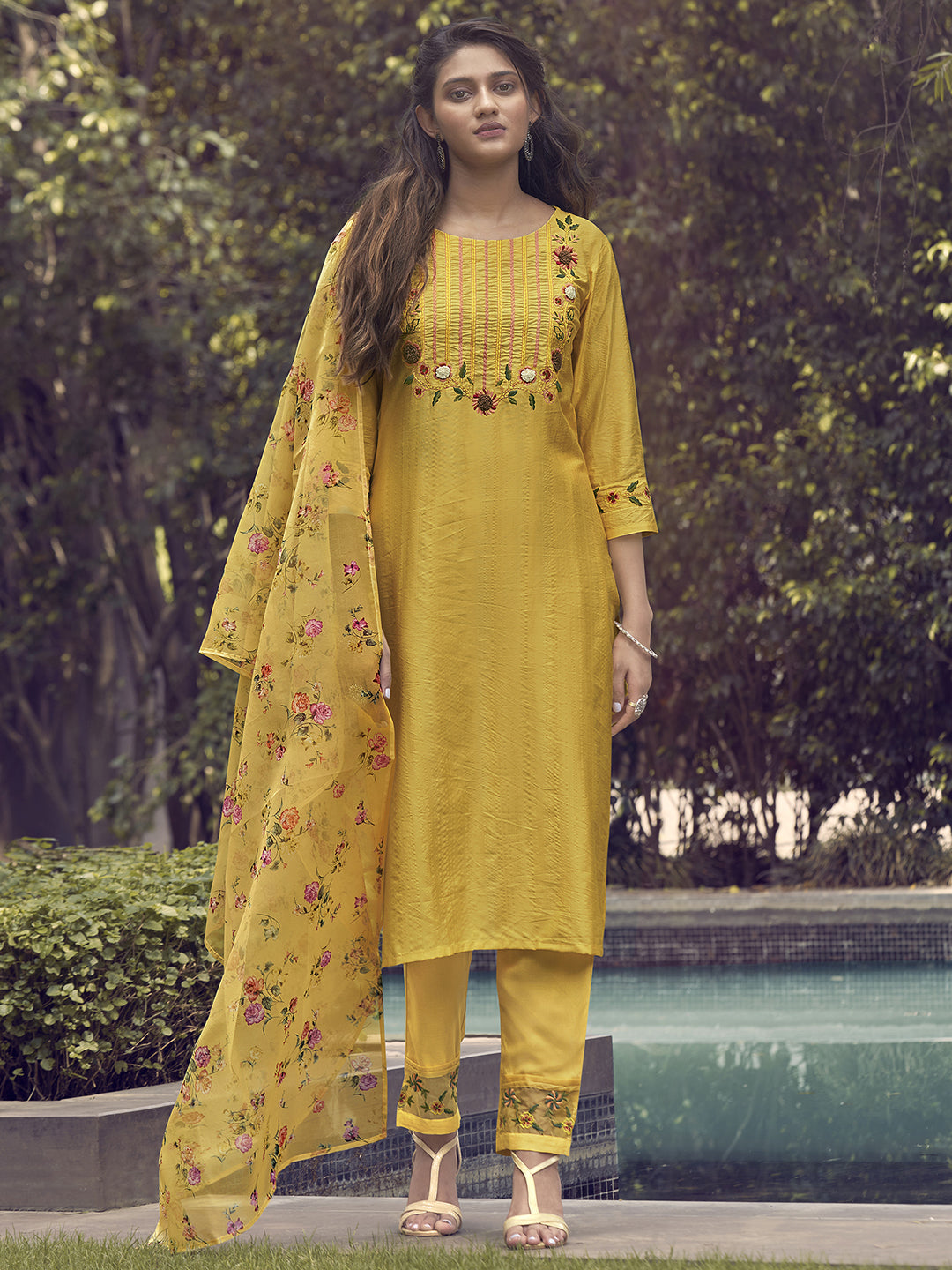 Women's Yellow Viscose Rayon Kurta Set - Taantav