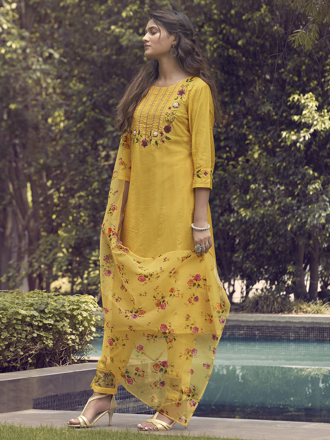 Women's Yellow Viscose Rayon Kurta Set - Taantav