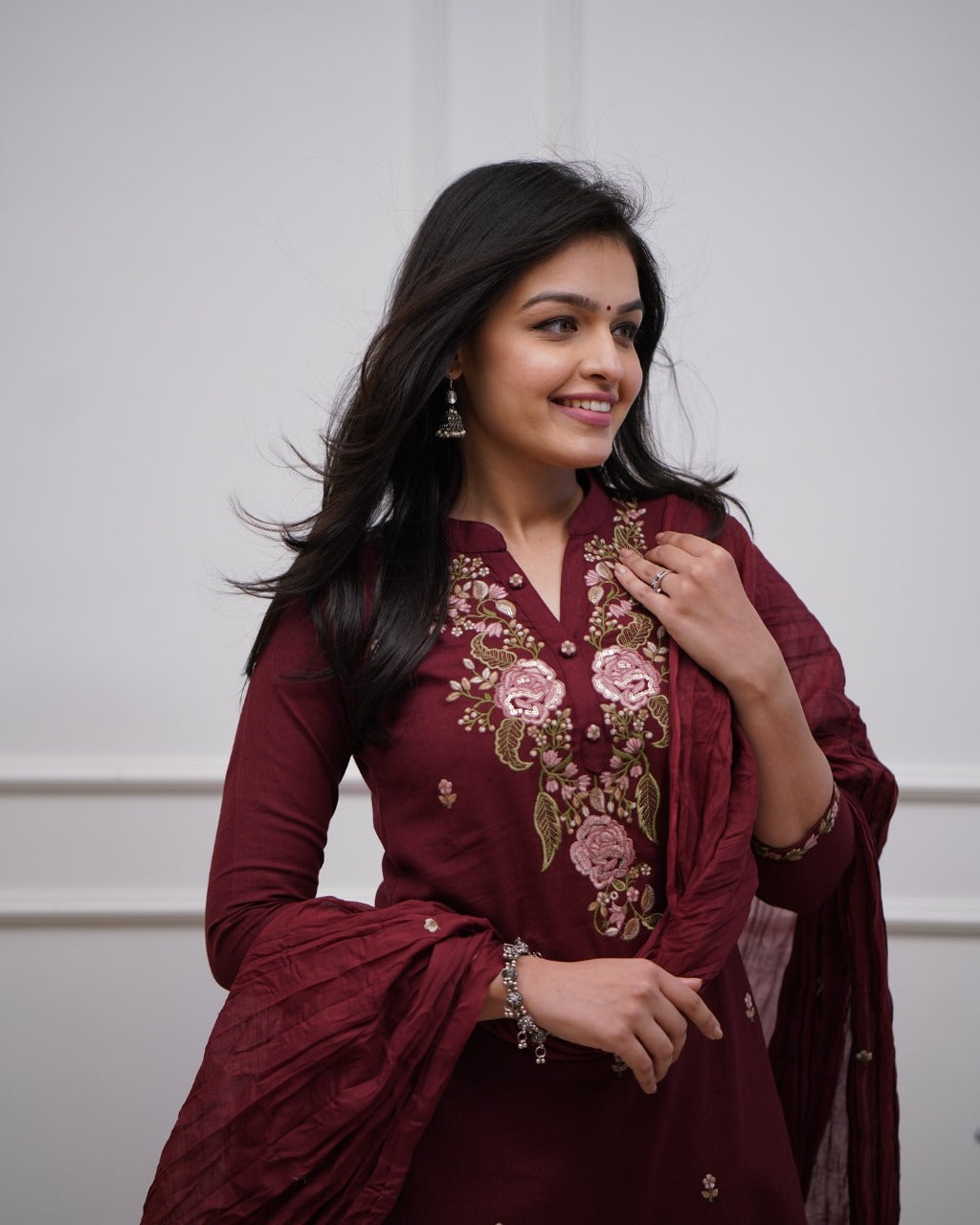 Women's Maroon Cotton Kurta Set With Floral Embroidery
