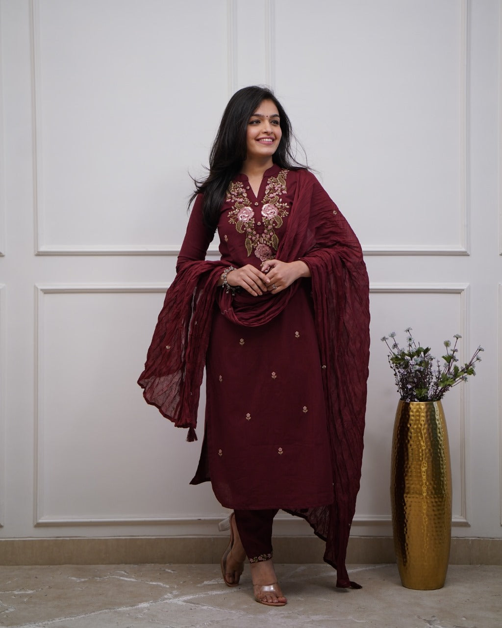 Women's Maroon Cotton Kurta Set With Floral Embroidery