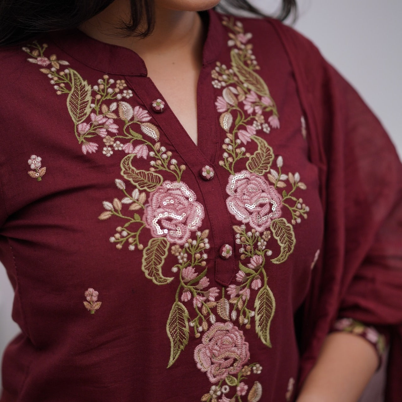 Women's Maroon Cotton Kurta Set With Floral Embroidery