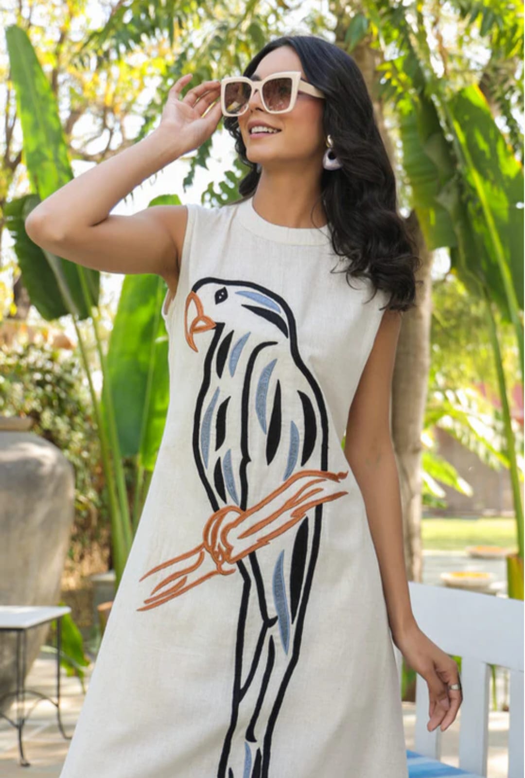 Women's Beige Cotton Kurta Set With Black Parrot Embroidery
