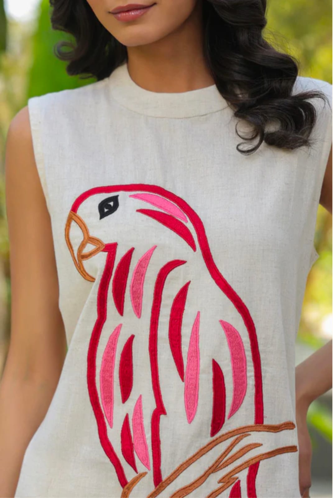 Women's Beige Cotton Kurta Set With Pink Parrot Embroidery