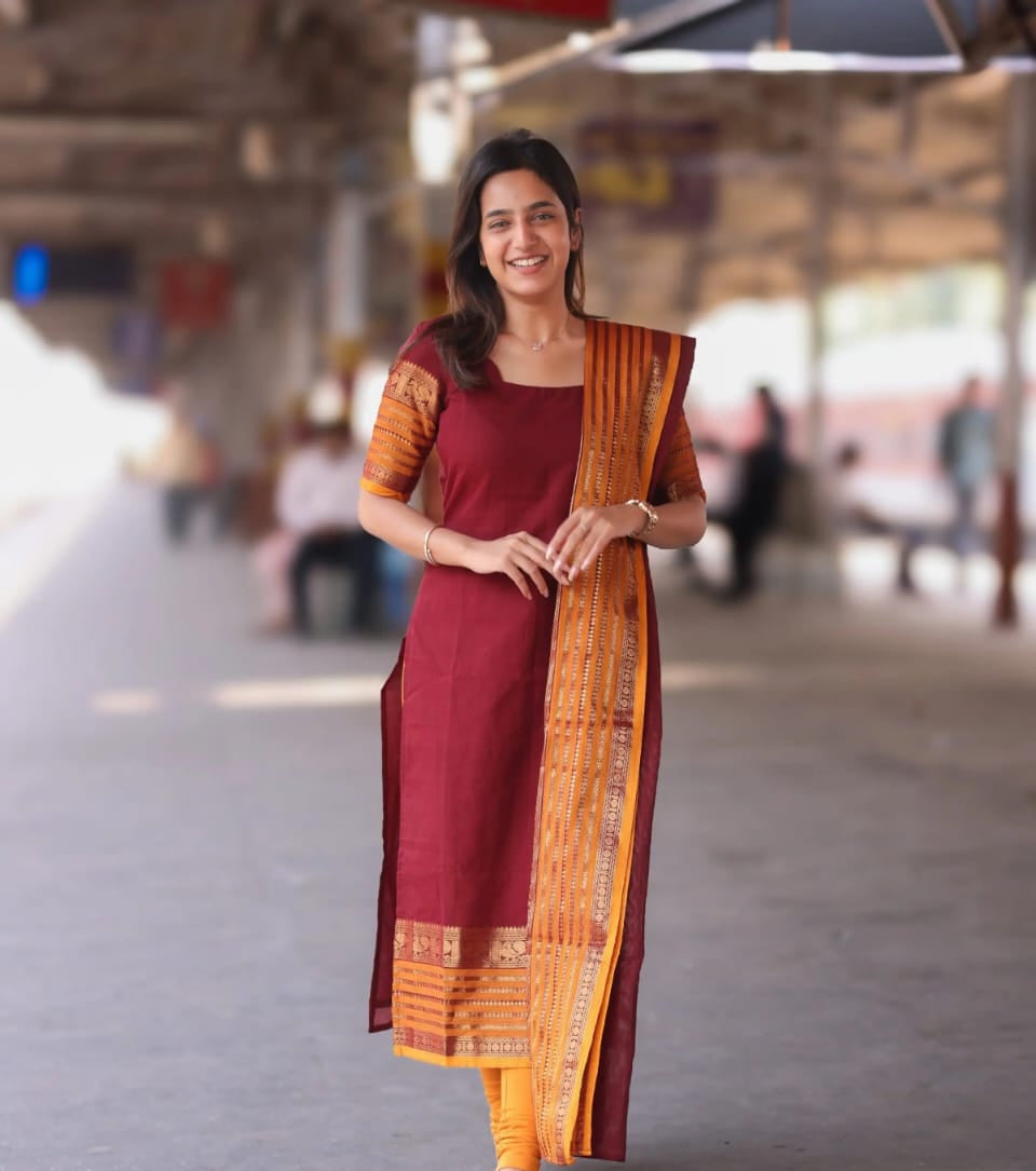 Women's Maroon Kanchi Cotton Suit Set With Traditional Zari Border