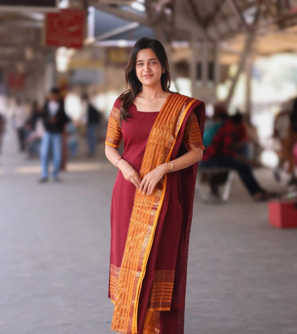 Women's Maroon Kanchi Cotton Suit Set With Traditional Zari Border