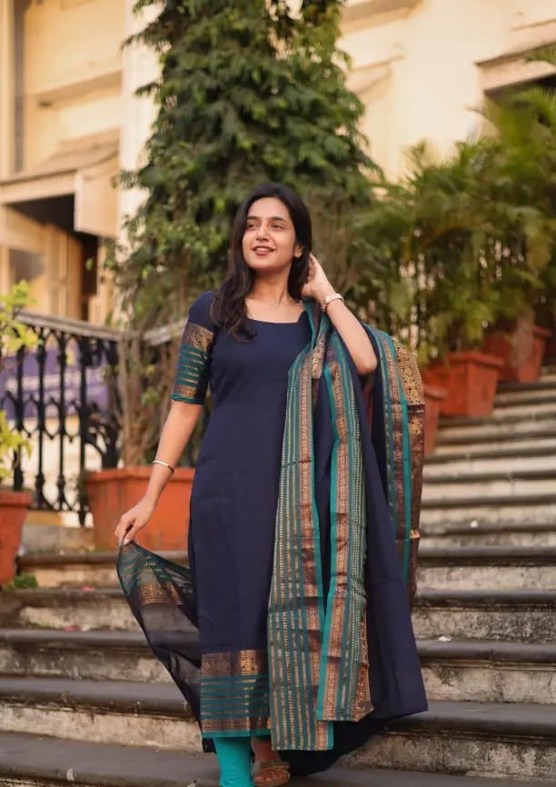 Women's Navy Blue Kanchi Cotton Suit Set With Traditional Zari Border