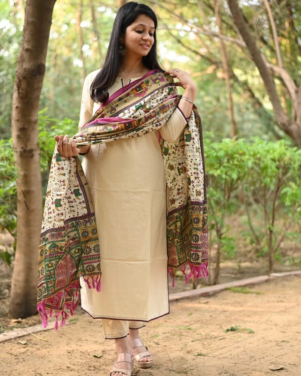 Women's Off White Embroidered Cotton Flex Kurta And Pant Set With Chanderi Dupatta