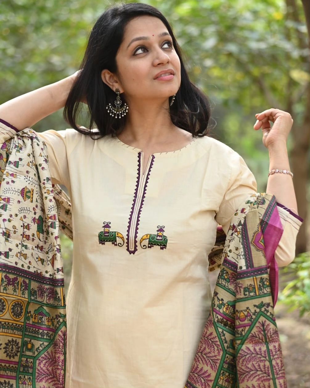 Women's Off White Embroidered Cotton Flex Kurta And Pant Set With Chanderi Dupatta