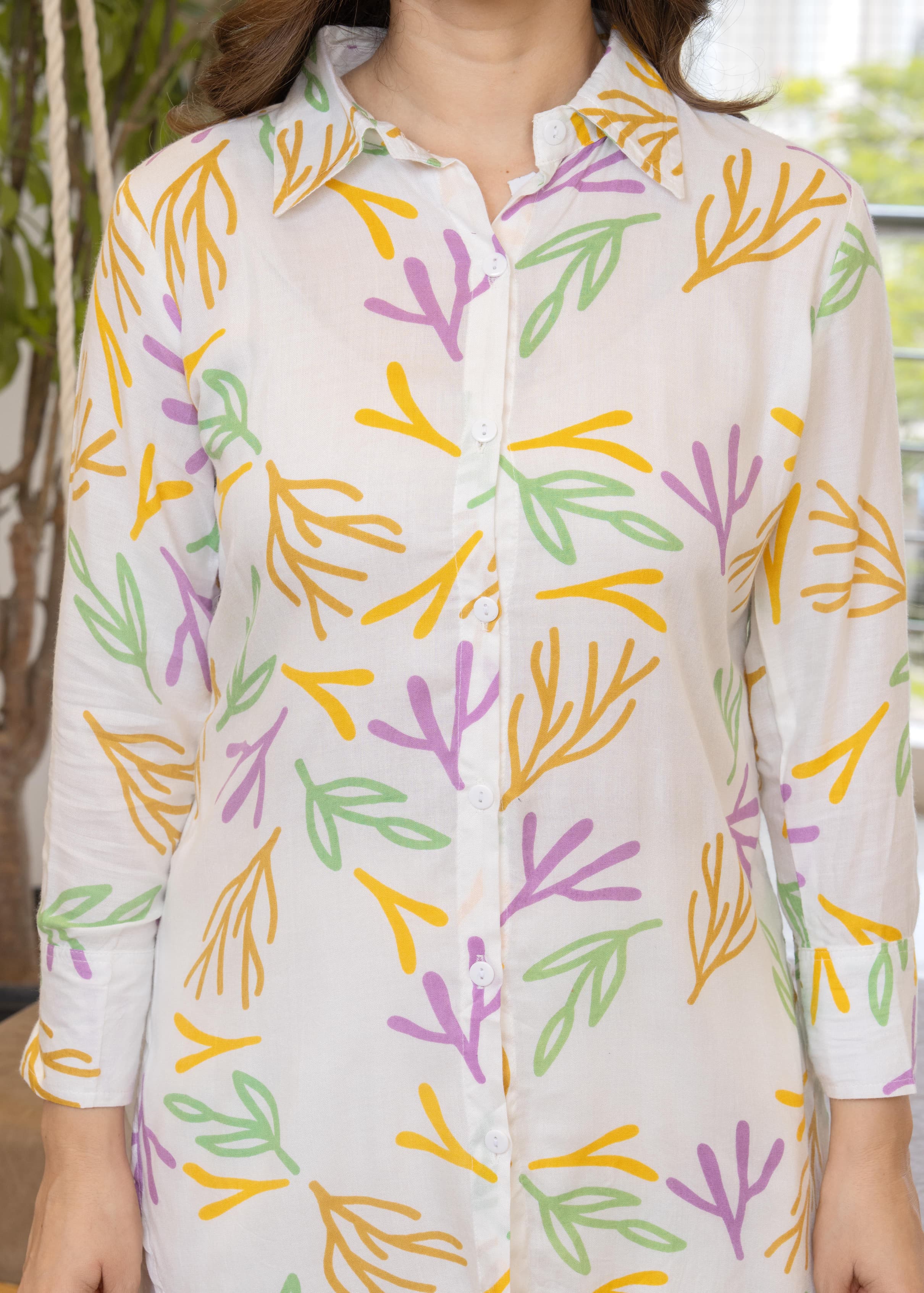 Women's White Printed Rayon Set With Multicolor Leaf Motif