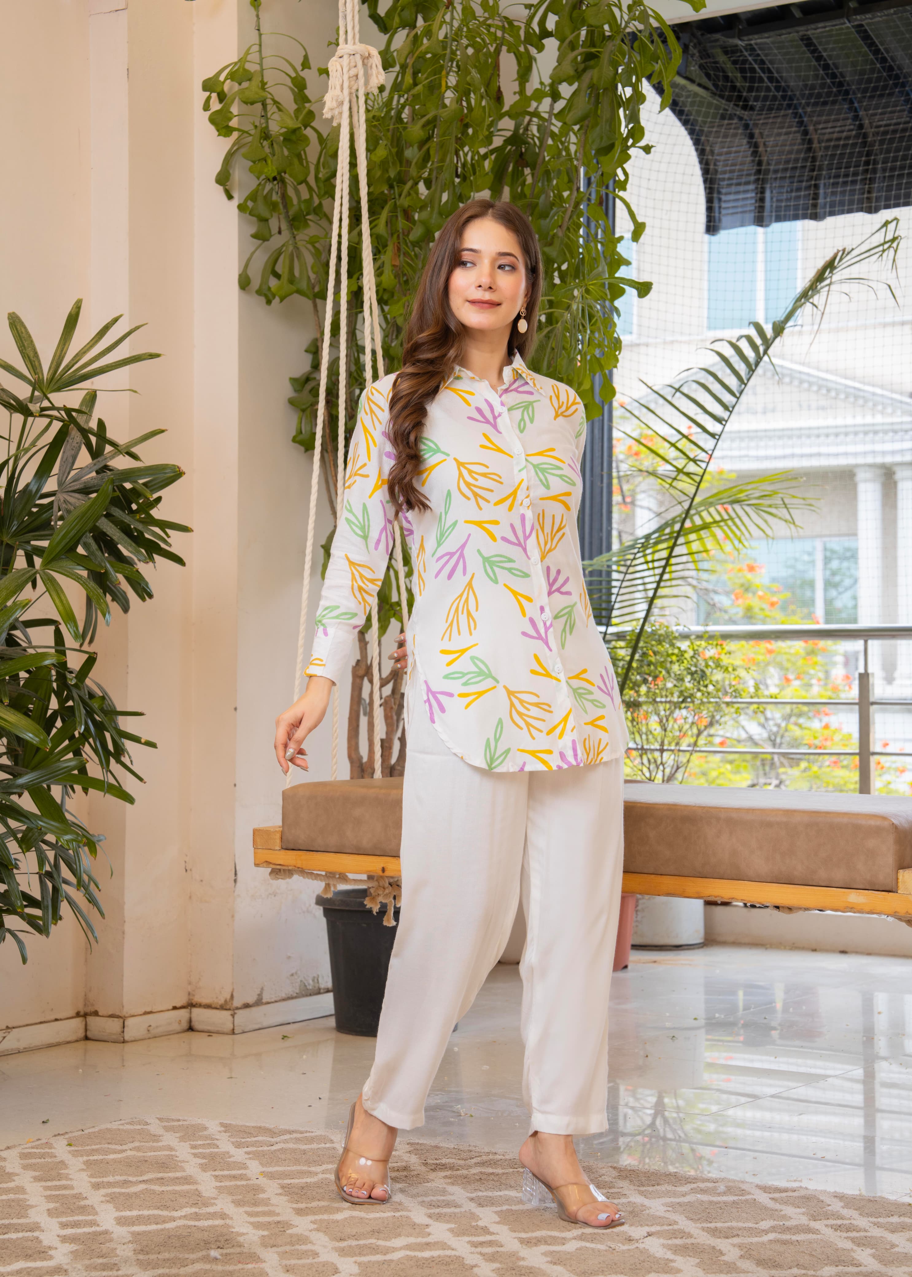 Women's White Printed Rayon Set With Multicolor Leaf Motif