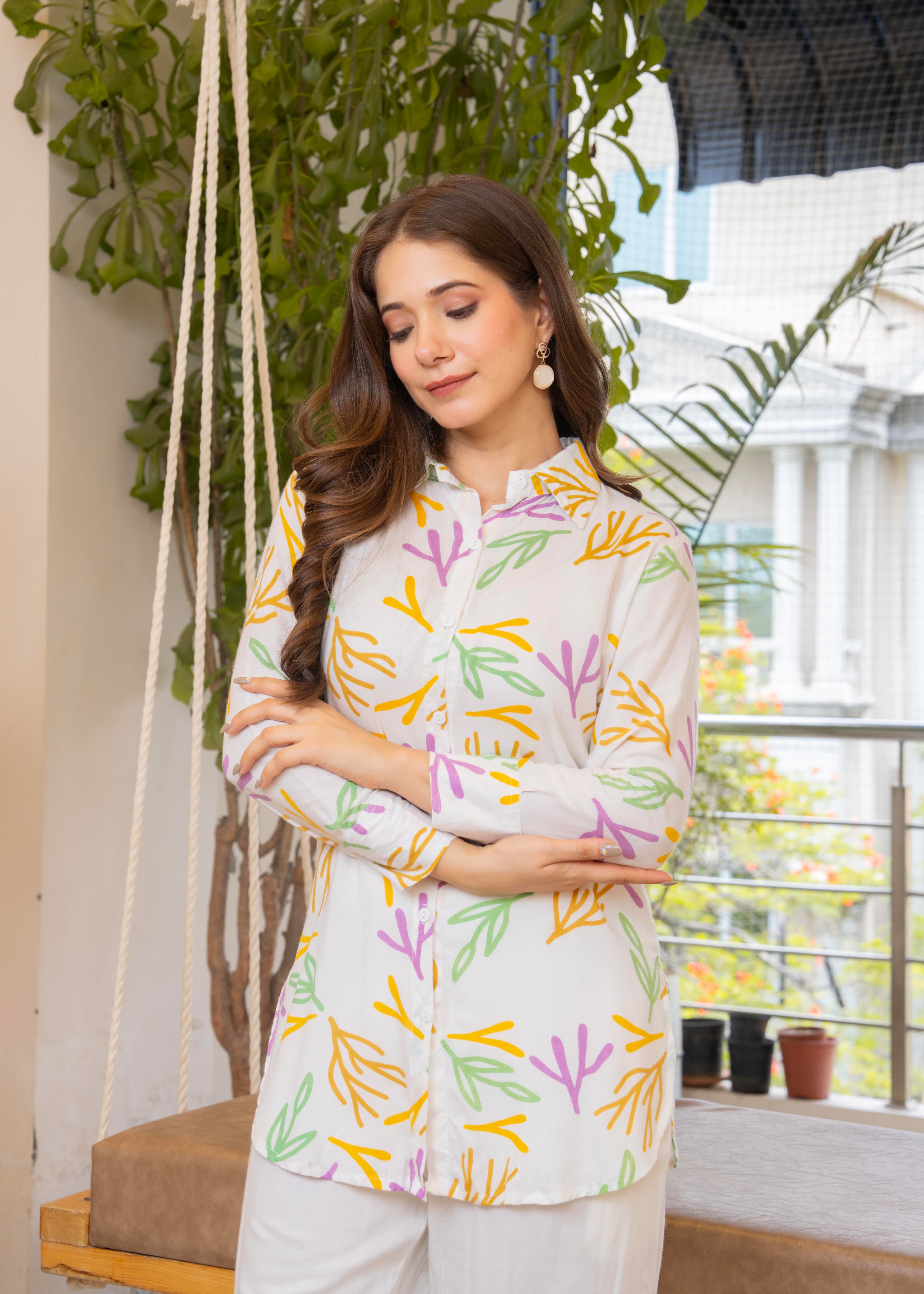Women's White Printed Rayon Set With Multicolor Leaf Motif