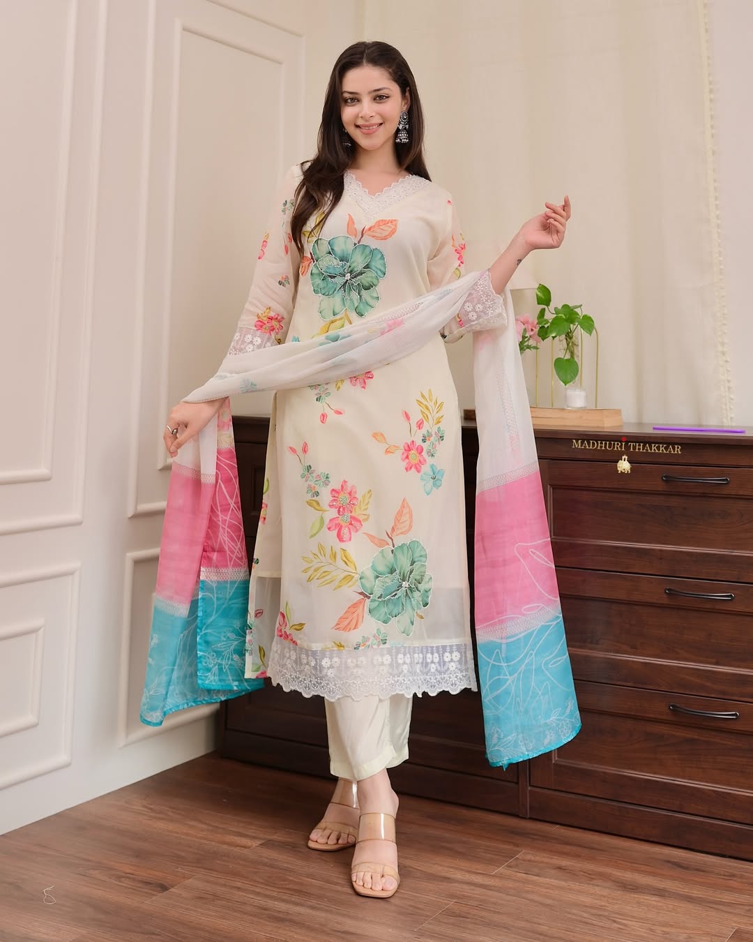 Women's Elegant Cream Organza Suit Set With Floral Print And Zari Work Dupatta