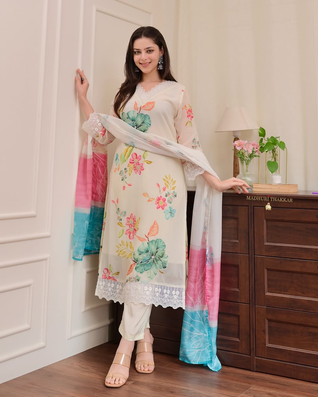 Women's Elegant Cream Organza Suit Set With Floral Print And Zari Work Dupatta