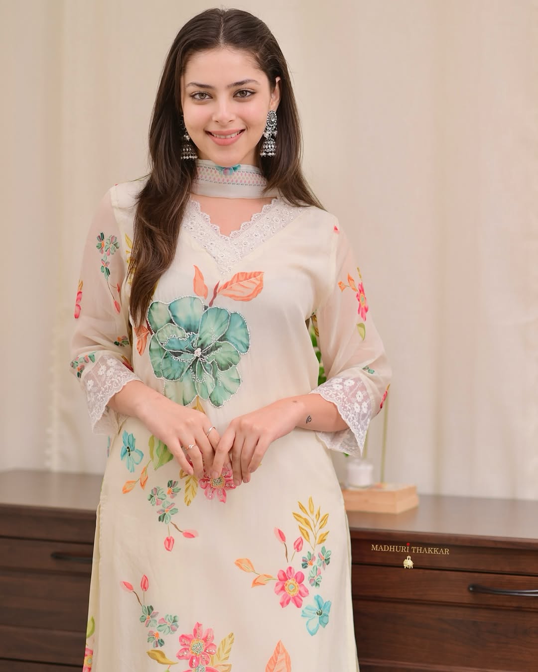 Women's Elegant Cream Organza Suit Set With Floral Print And Zari Work Dupatta