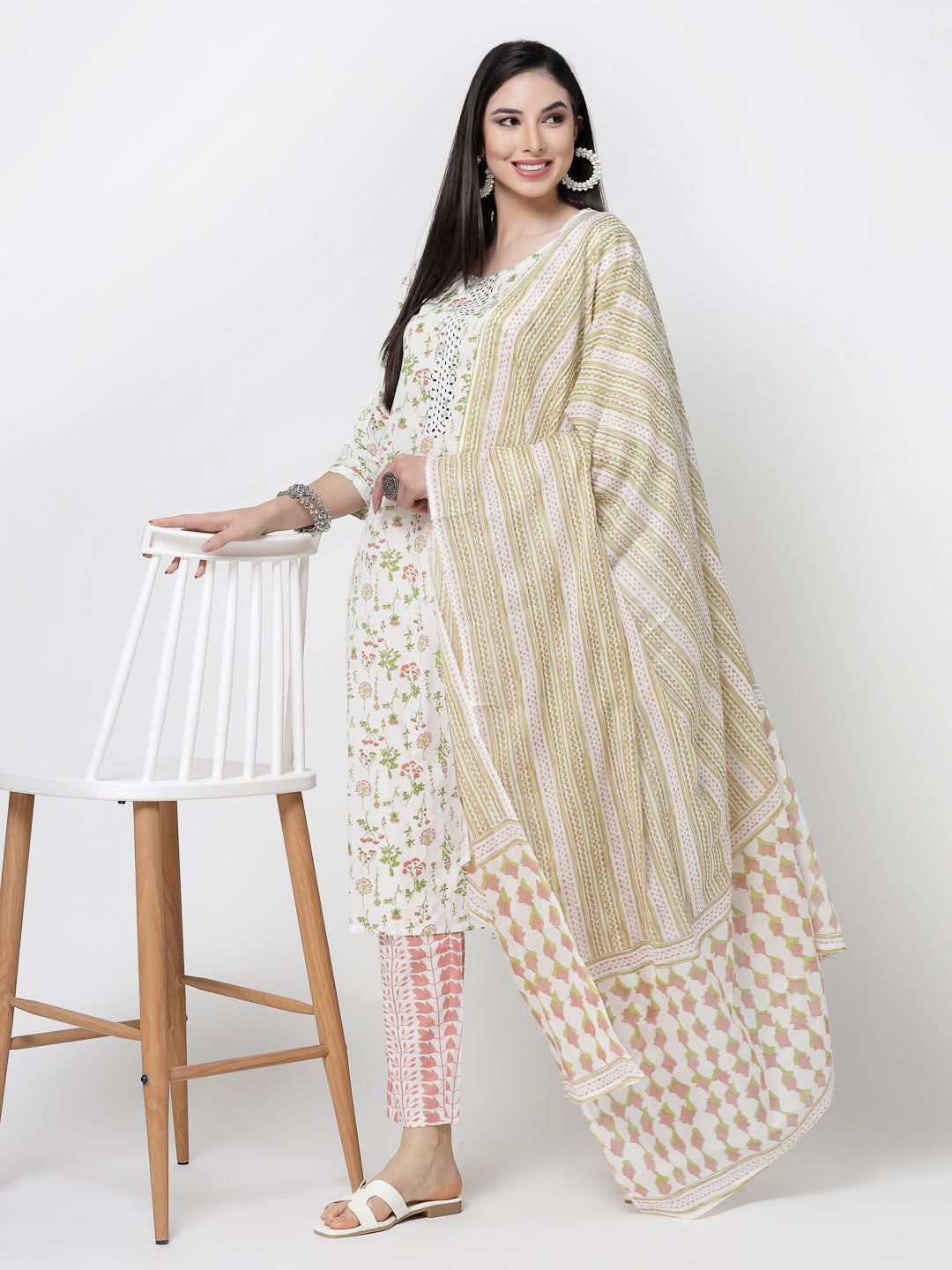 Women's Cream Printed Cotton Kurta Set With Dupatta - Benaaz