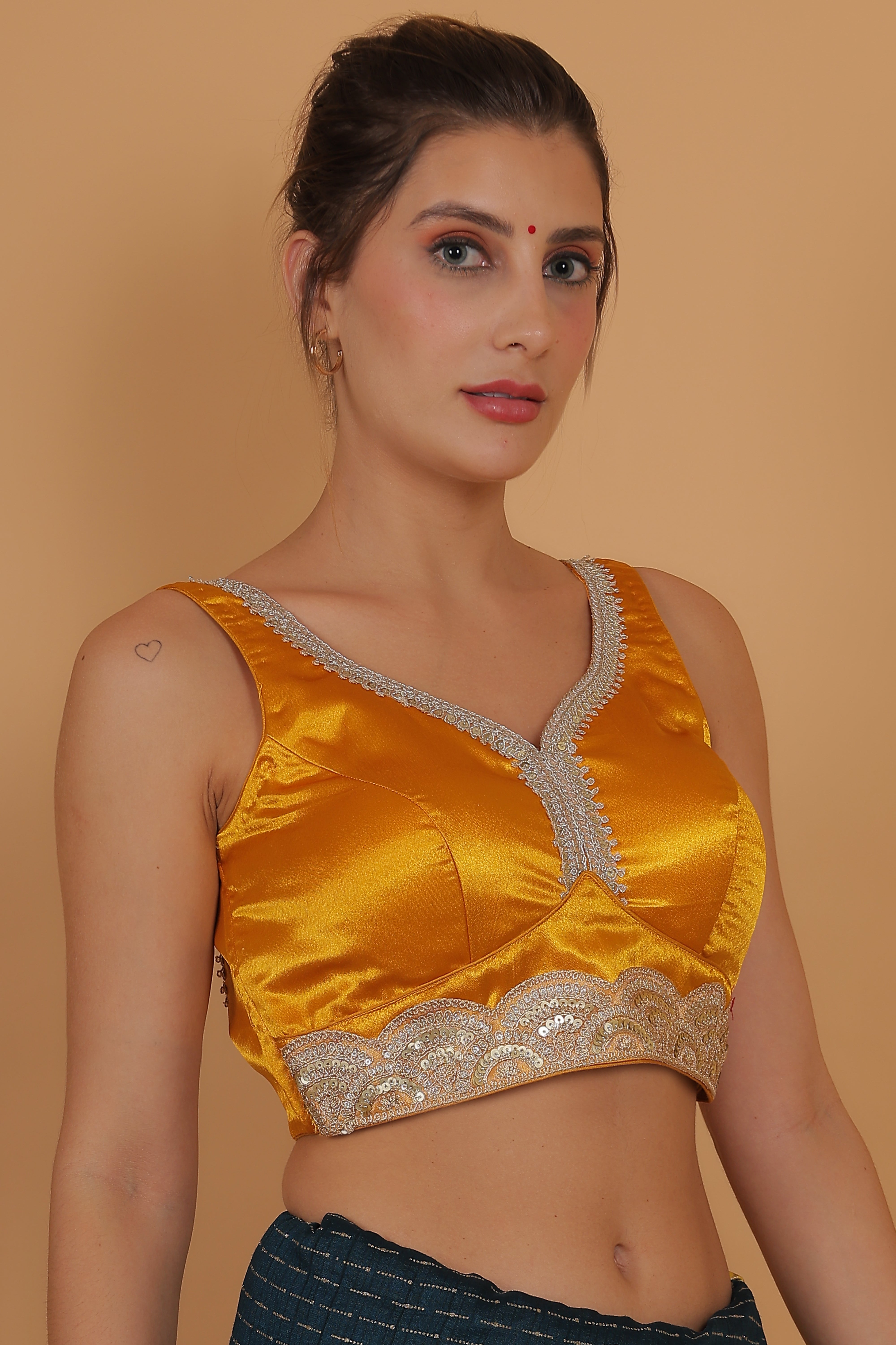 Color_YELLOW